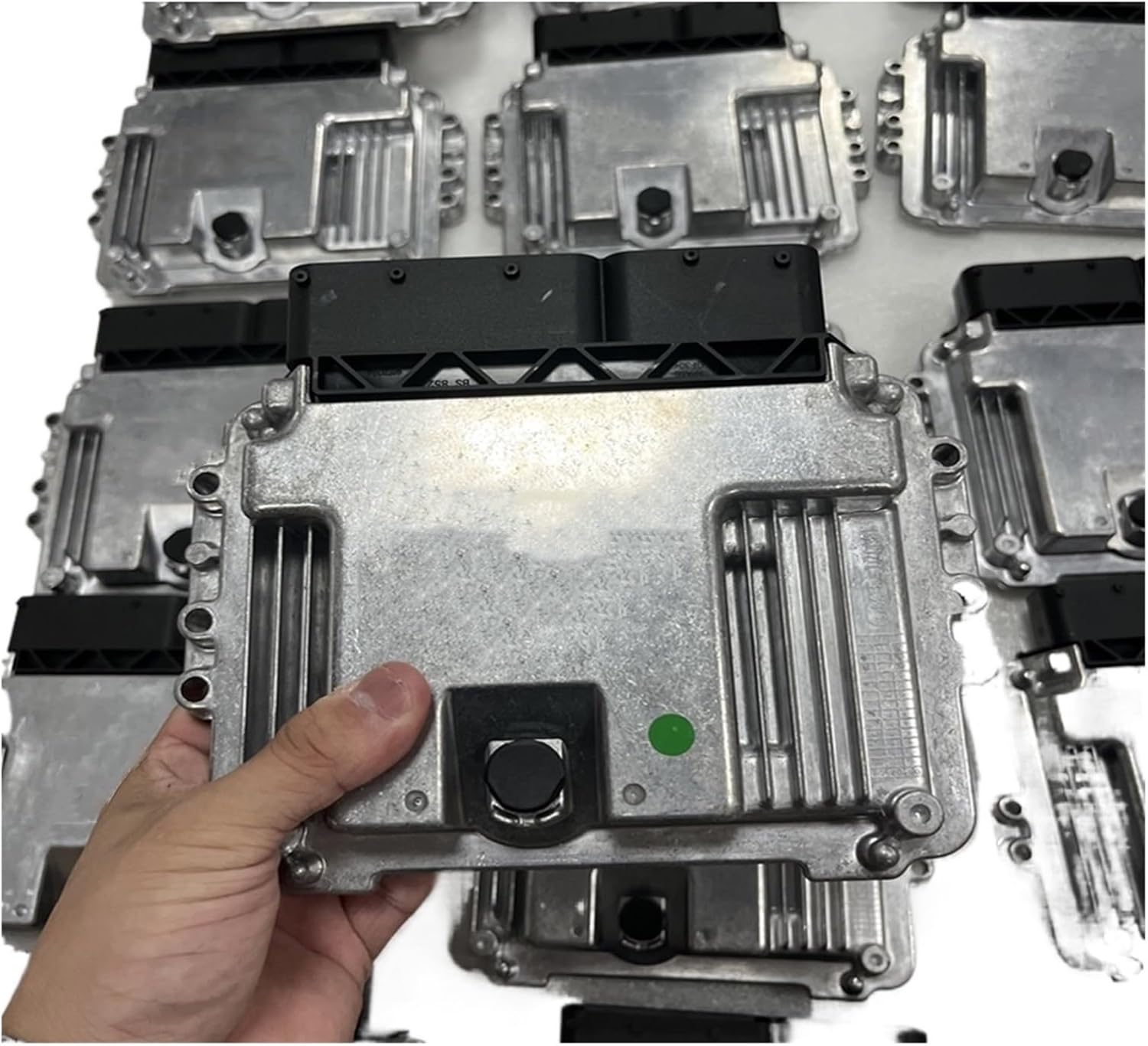 F01B ECU 車エンジンコンピュータボード電子制御ユニット MEG17.9.12 、KIA ヒュンダイ 【コンバイン】