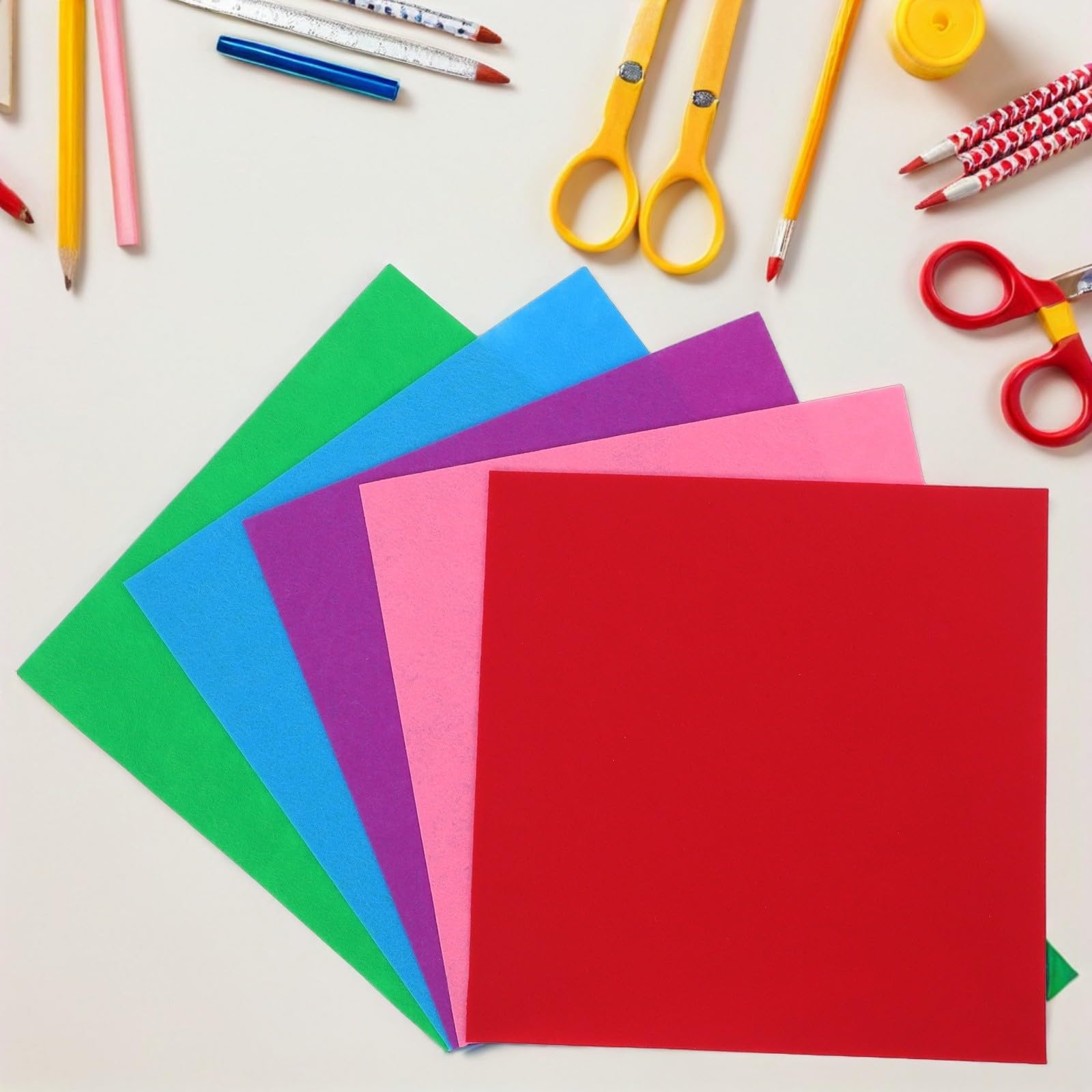 Healeved 50 Piezas Tela de Fieltro Color Aleatorio para Manualidades de 1mm de Grosor, Fácil de Moldear y Apta para Principiantes Proyectos de Bordado y Bricolaje