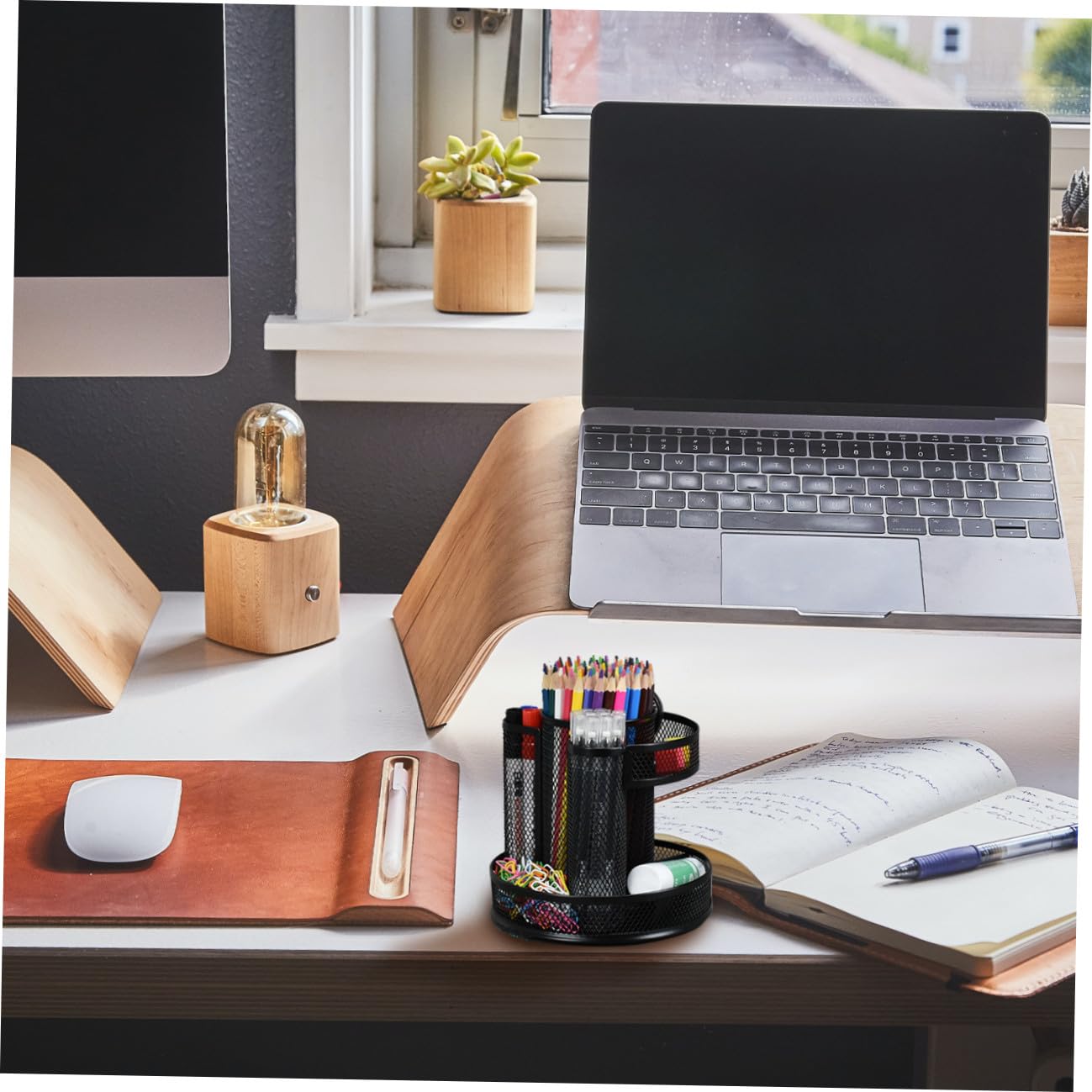 Uonlytech Drehbarer Stiftehalter aus im Mesh Design Rotationsstifte Organizer für Schreibtisch zur Aufbewahrung von Stiften Make Up Pinseln und