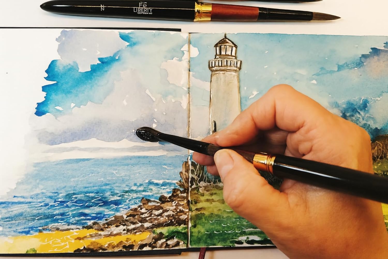 3-Piece Synthetic Pony Hair Watercolor Brush Set with Brown Leather Case, Screw-Apart Travel Brushes for Artists, Students, Professionals