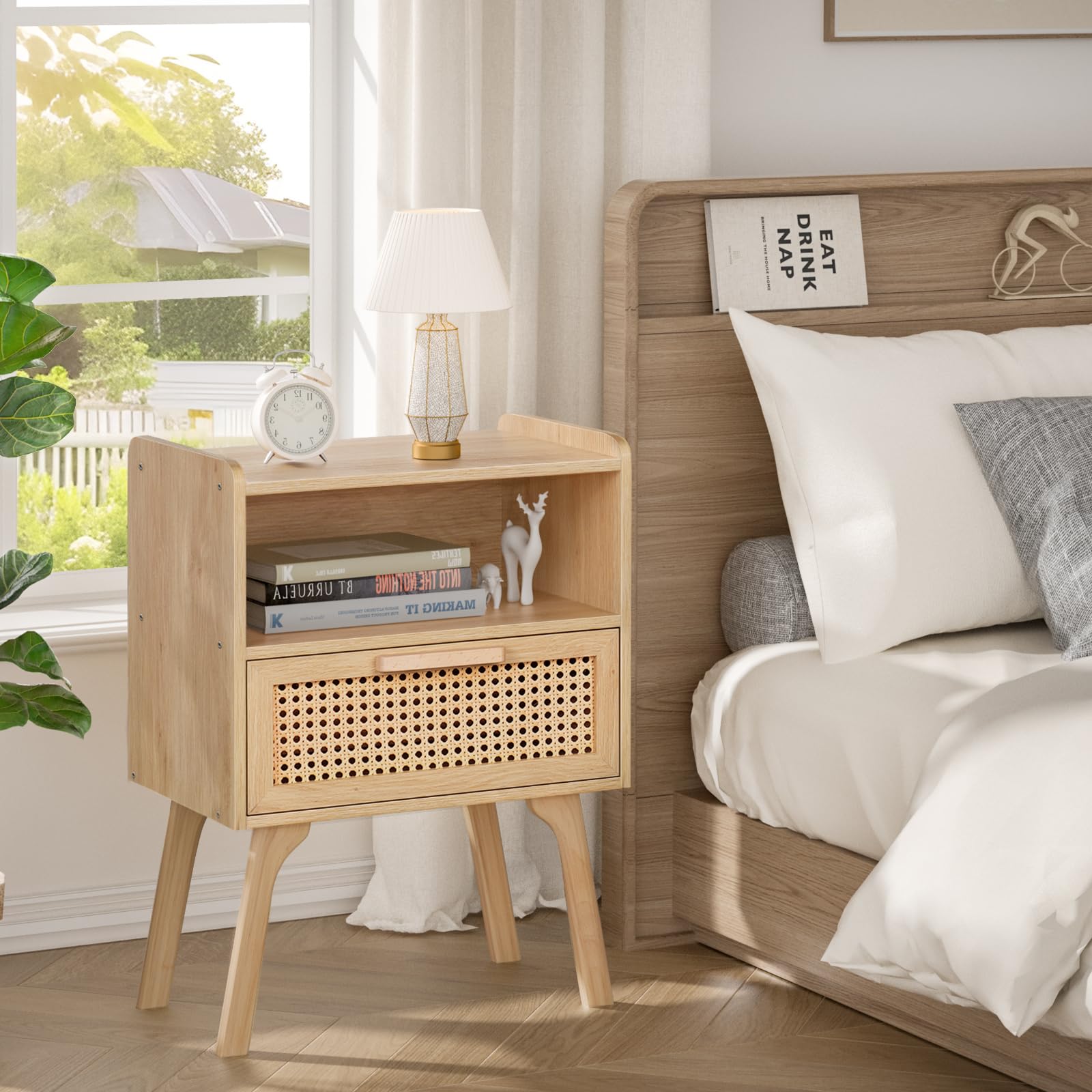 LELELINKY Rattan Nachttisch, Boho Beistelltisch aus Holz | Beine aus Massivholz, Schublade mit Rattan-Geflecht & offenes Regal, Kompakter Nachttisch für Schlafzimmer und Wohnzimmer