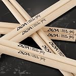 Bâtons de tambour pour tambours, Bois massif naturel & Kit de tambours Accessoires de pratique, Percussion Sticks pour débutant (2 Des paires, 5A)