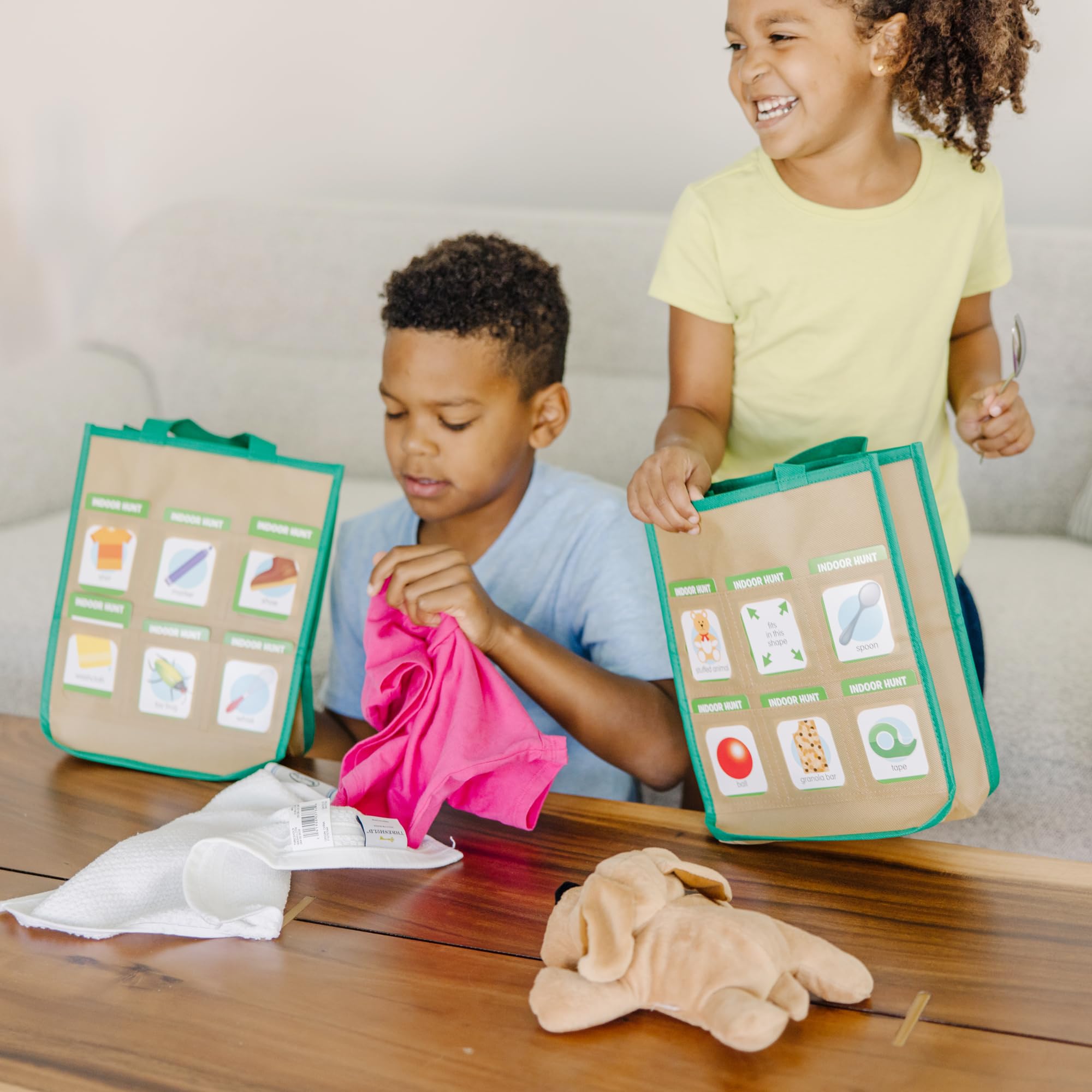 Melissa & Doug |Esploriamo Il Set di Giochi di Caccia al Tesoro Indoor/Outdoor | 3 Anni +