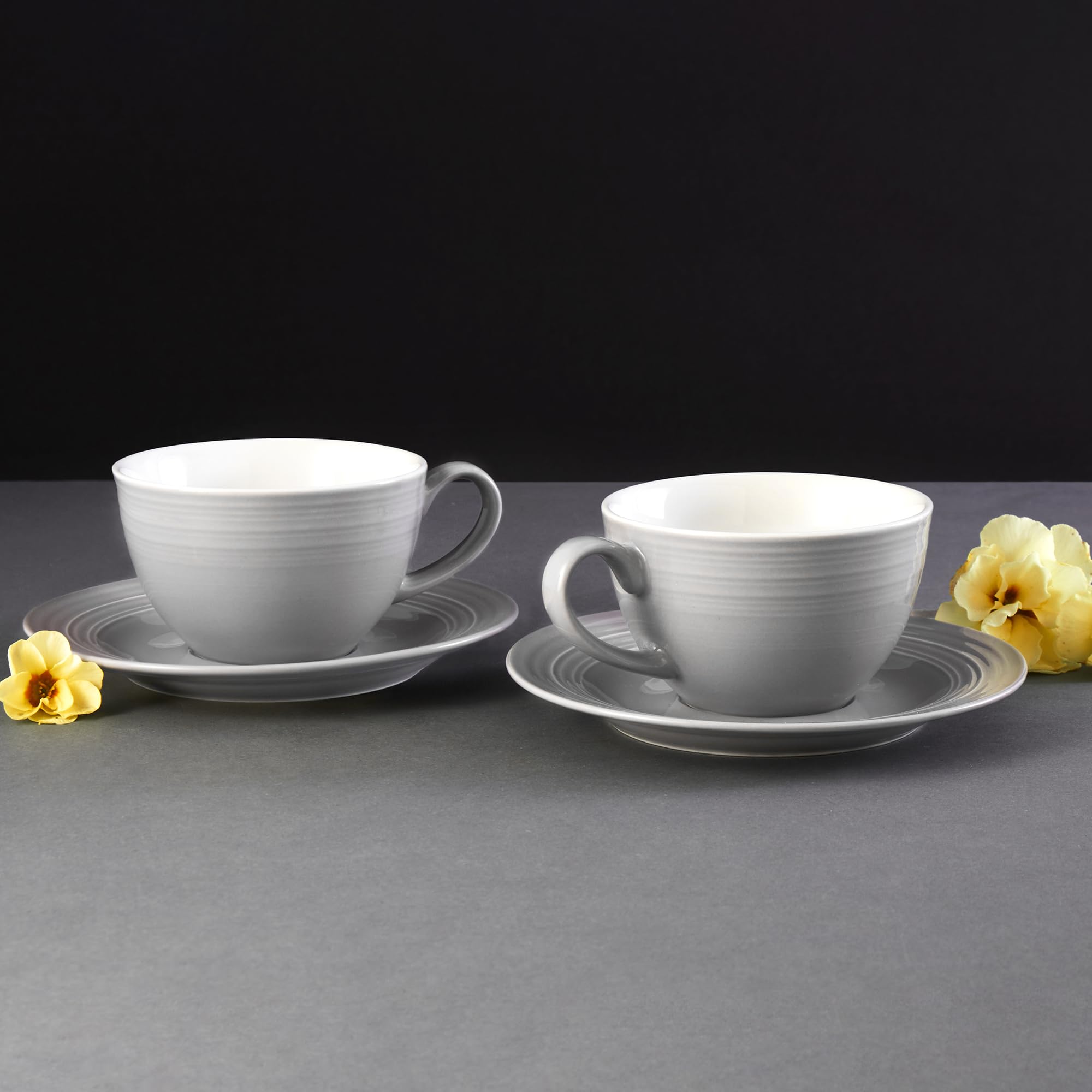 AMBITION Servizio da caffè in porcellana Linea con tazze e piattini, 12 pezzi | Set da caffè per 6 persone, grigio con struttura a linee sottili, lavabile in lavastoviglie e forno a microonde