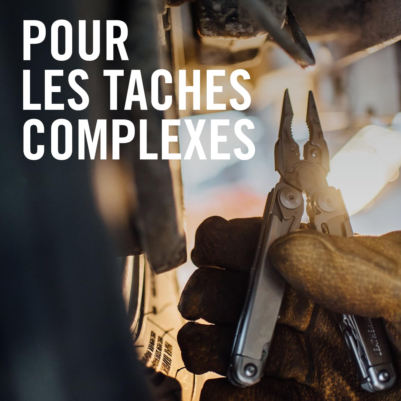 Leatherman Surge Outil Multifonction - 21 Outils Robustes avec Lames - Noir