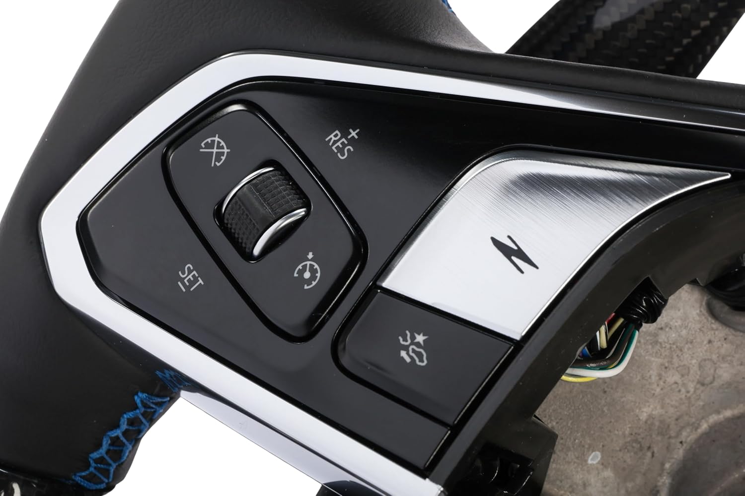 GM Genuine Parts 85739728 Exposed Carbon Fiber Steering Wheel image 2