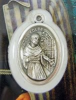 Vista 3 de Medalla de santo católico curativo en tono plateado con tarjeta de oración sagrada, 1 pulgada