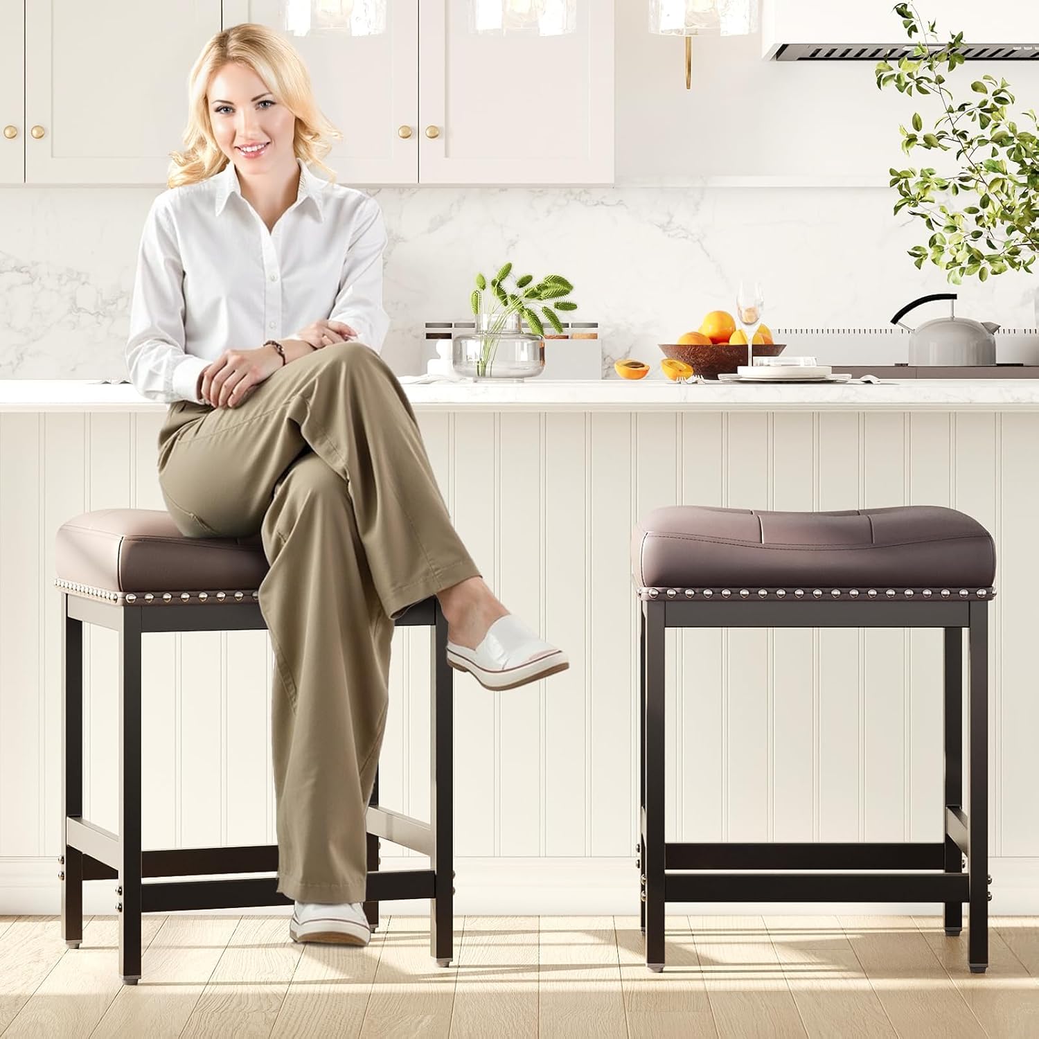 MALOL Set of 2 Saddle Bar Stools Counter Height 24.4”, Brown Backless Barstools for Kitchen Island, Modern PU Leather Cushioned Seat, Bar Chairs for Kitchen Counter, Breakfast Bar Stools for Home