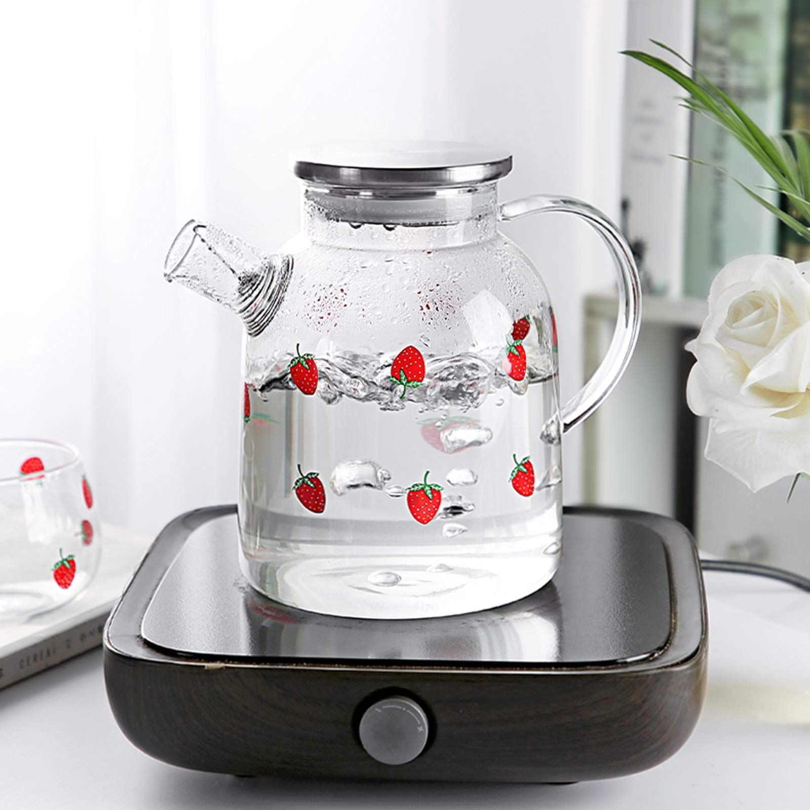 Jarra Agua Fria Jarra de Vidrio de Fresa con Tapa de Acero Inoxidable Tetera de Vidrio de Alto borosilicato con colador Puede ser un Regalo (1800 ml) Jarra Agua Detox Frutas