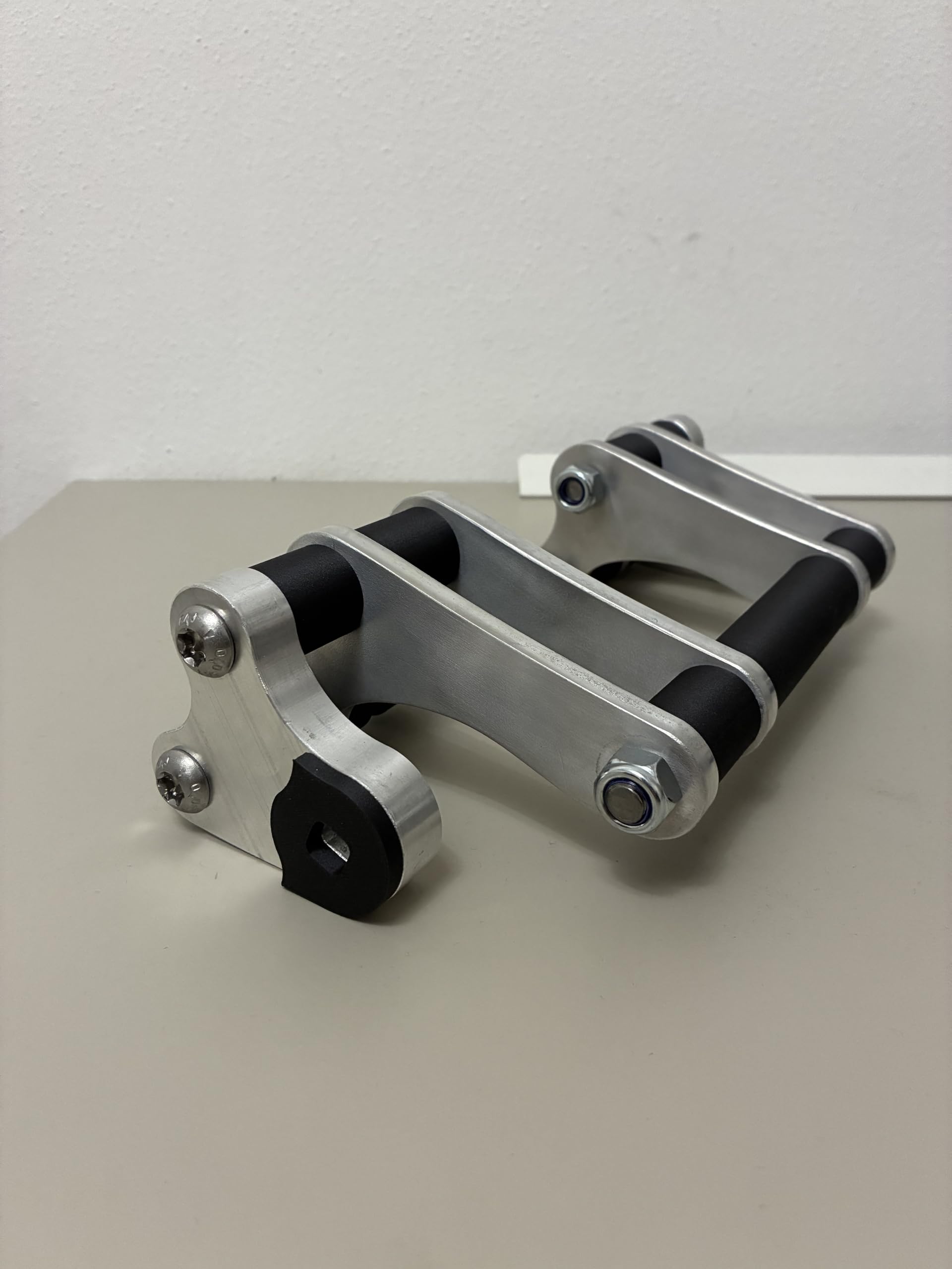 telaietto per dritto staffe reggiblocco minarelli orizzontale supporto motore alluminio cnc per Phantom f12, Aprilia SR, Aprilia Rally, Jog, Aerox, Beta Ark carburatore verso ruota