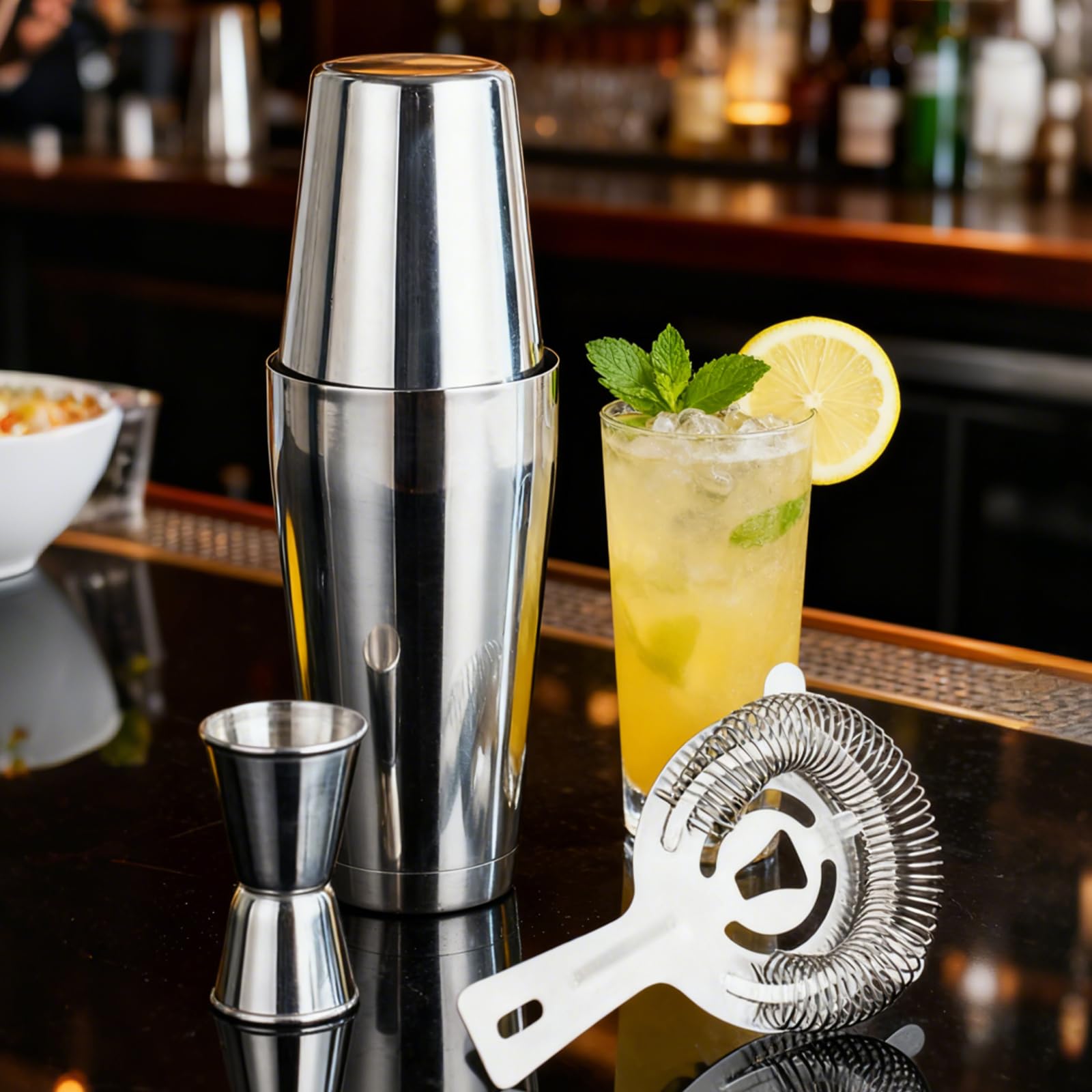 Boston - Set shaker da cocktail da 600 ml e 450 ml, in acciaio inox, con colino e misurino, in metallo, accessori da bar di alta qualità, shaker professionale Boston per Bartending