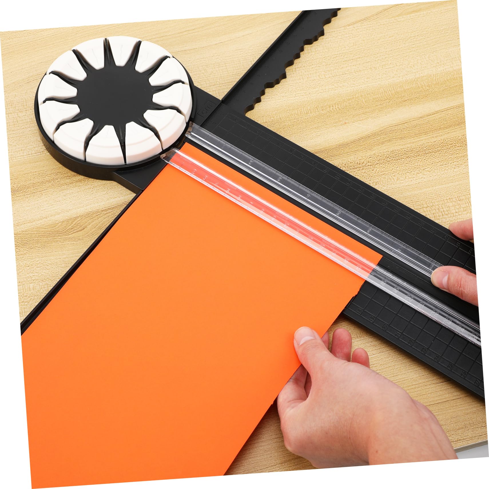 Trancheuse à Papier Polyvalente pour Bureau et Loisirs Créatifs Lame Rotative, Plastique Noir, Coupe Précise pour Papier et Carton