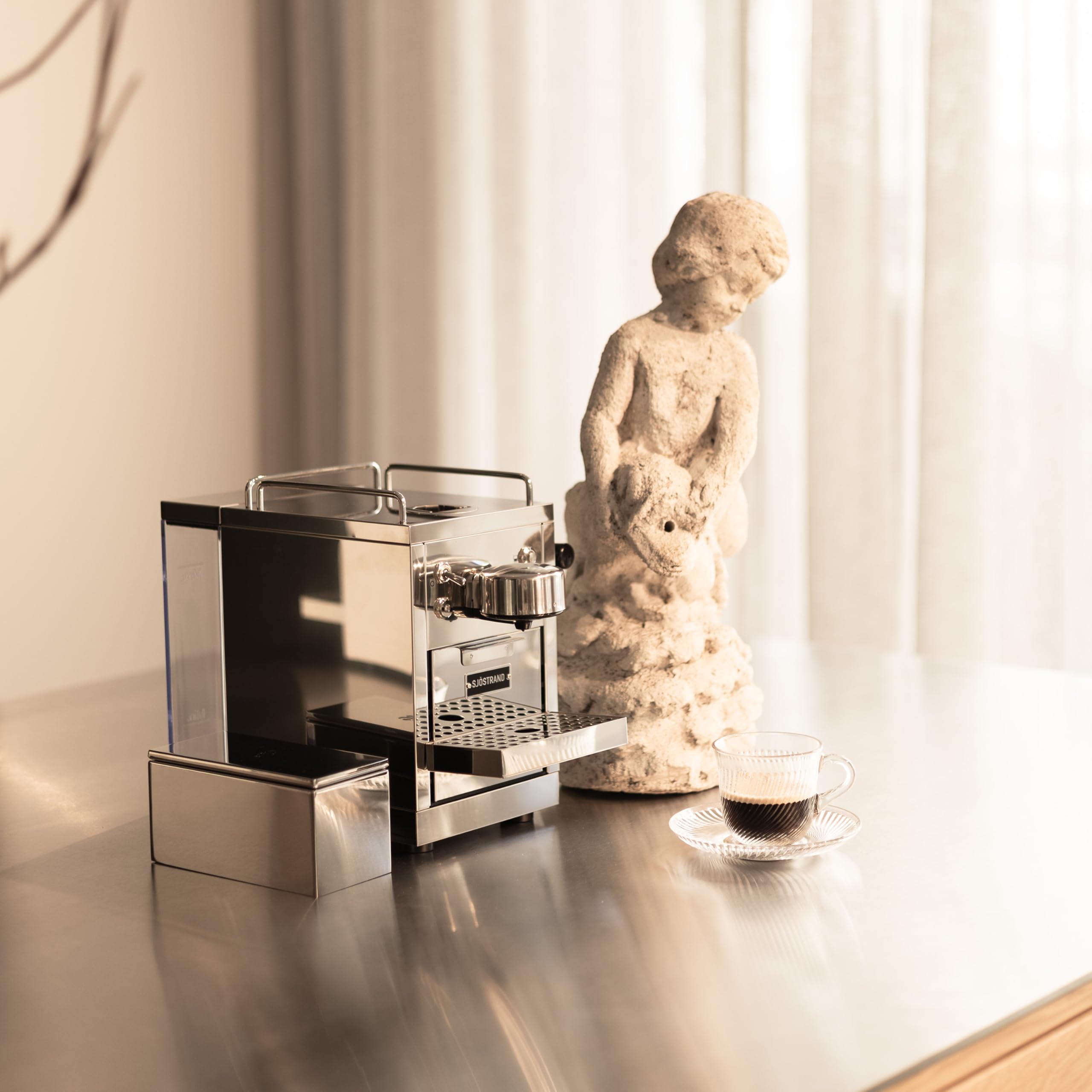 Sjöstrand Coffee Kapselhalter Kapselspender für 20 Kaffeekapseln kompatibel mit Sjöstrand/Nespresso – Kapselständer aus Edelstahl und Holz, Stilvolle Aufbewahrung für Küche