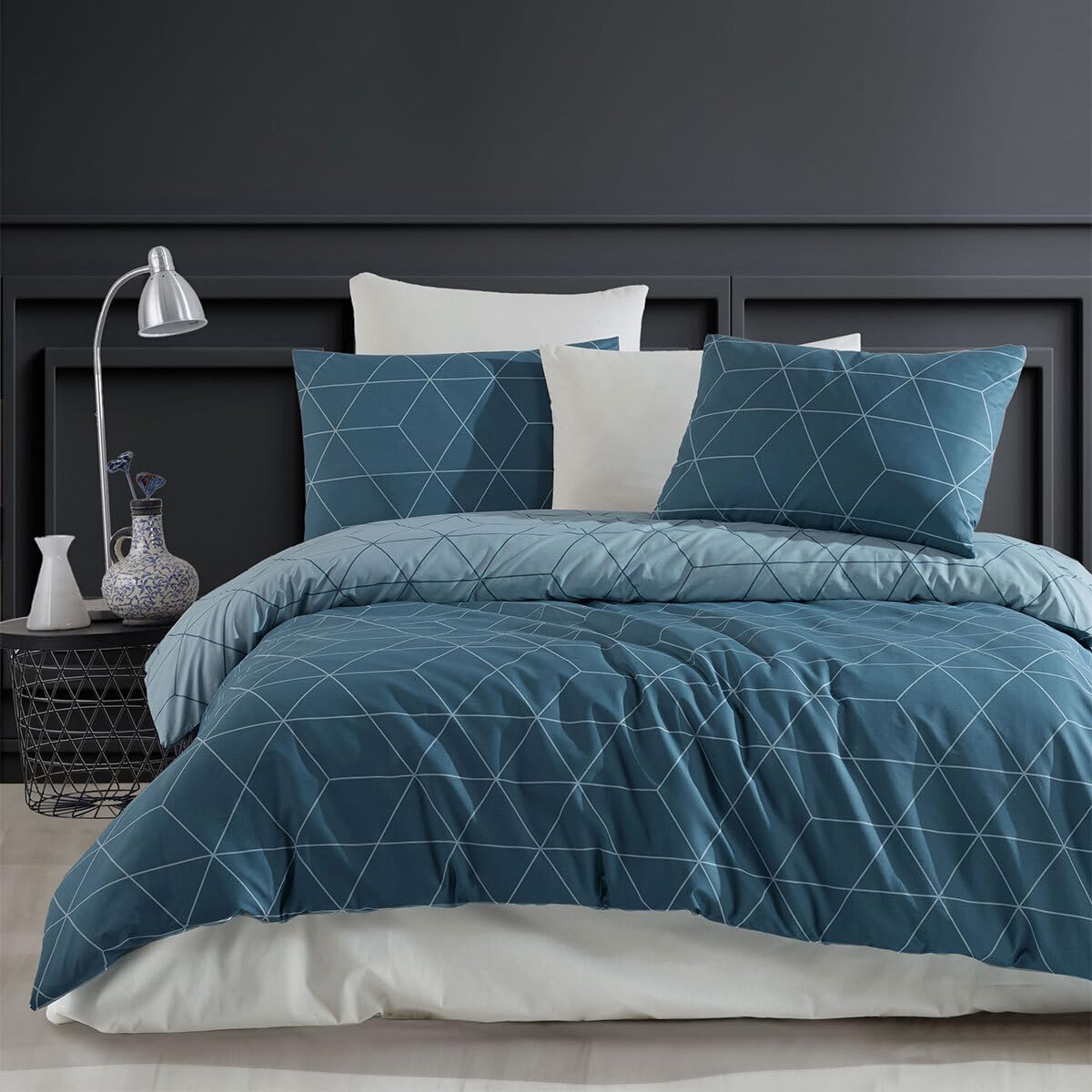 Traumschlaf Renforcé Bettwäsche • Modernes Linien-Design aus 100 % Baumwolle • Hautsympathisch, atmungsaktiv & pflegeleicht • Ideal für das ganze Jahr • 135x200 cm + 80x80 cm, blau