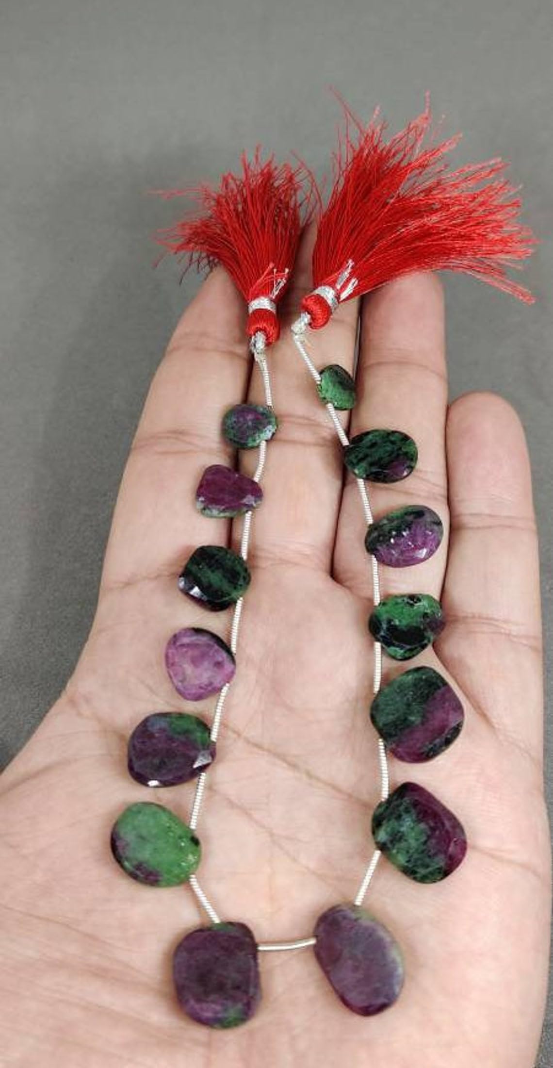Rubis naturel Zoisite pour créer un cadeau de bijoux fait main unique