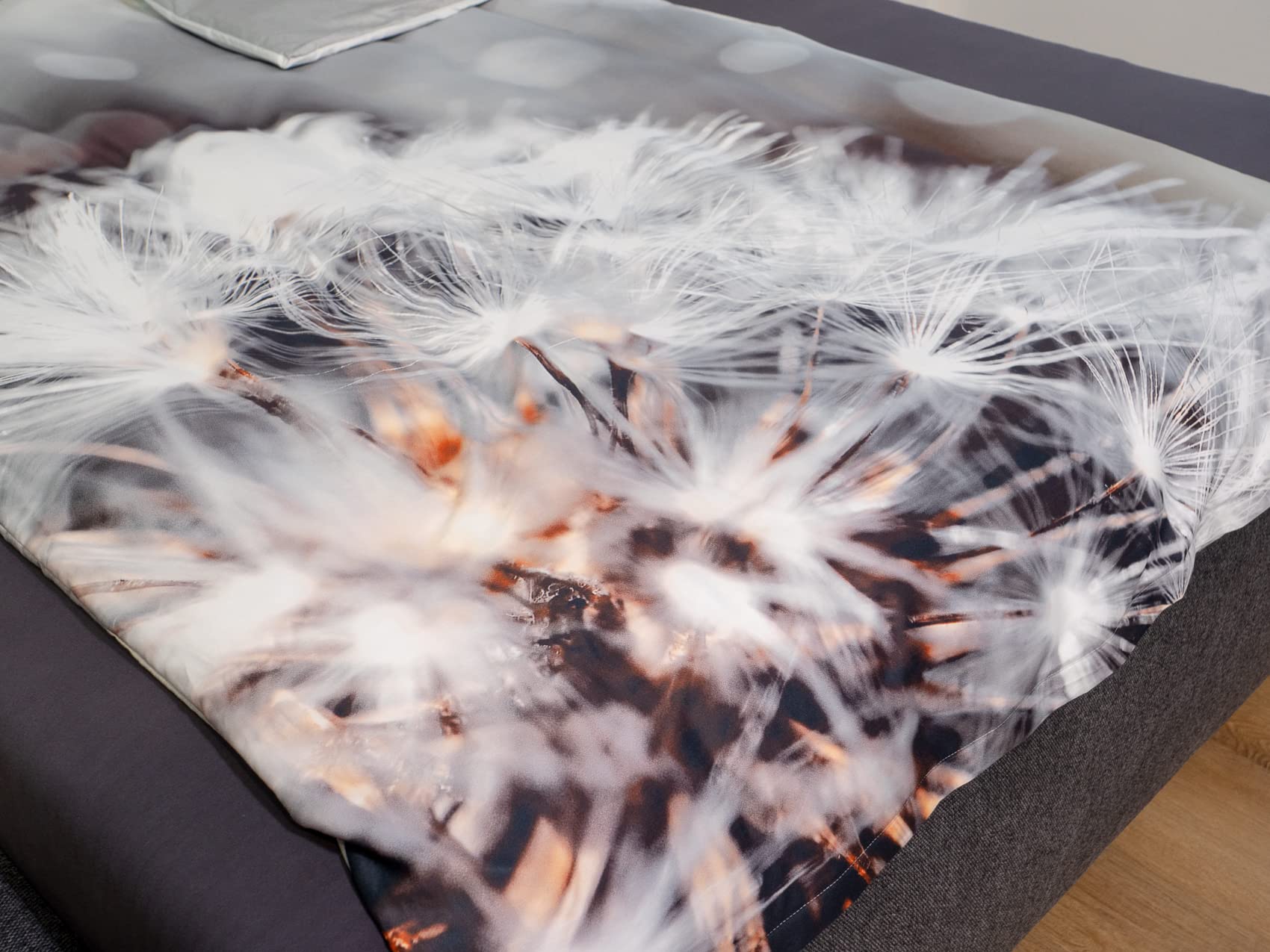 Traumschloss Bettwäsche »Mako-Satin« 100% Baumwolle | Digitaldruck | Reißverschluss | 135x200 & 80x80 | reifer Löwenzahn, Pusteblume