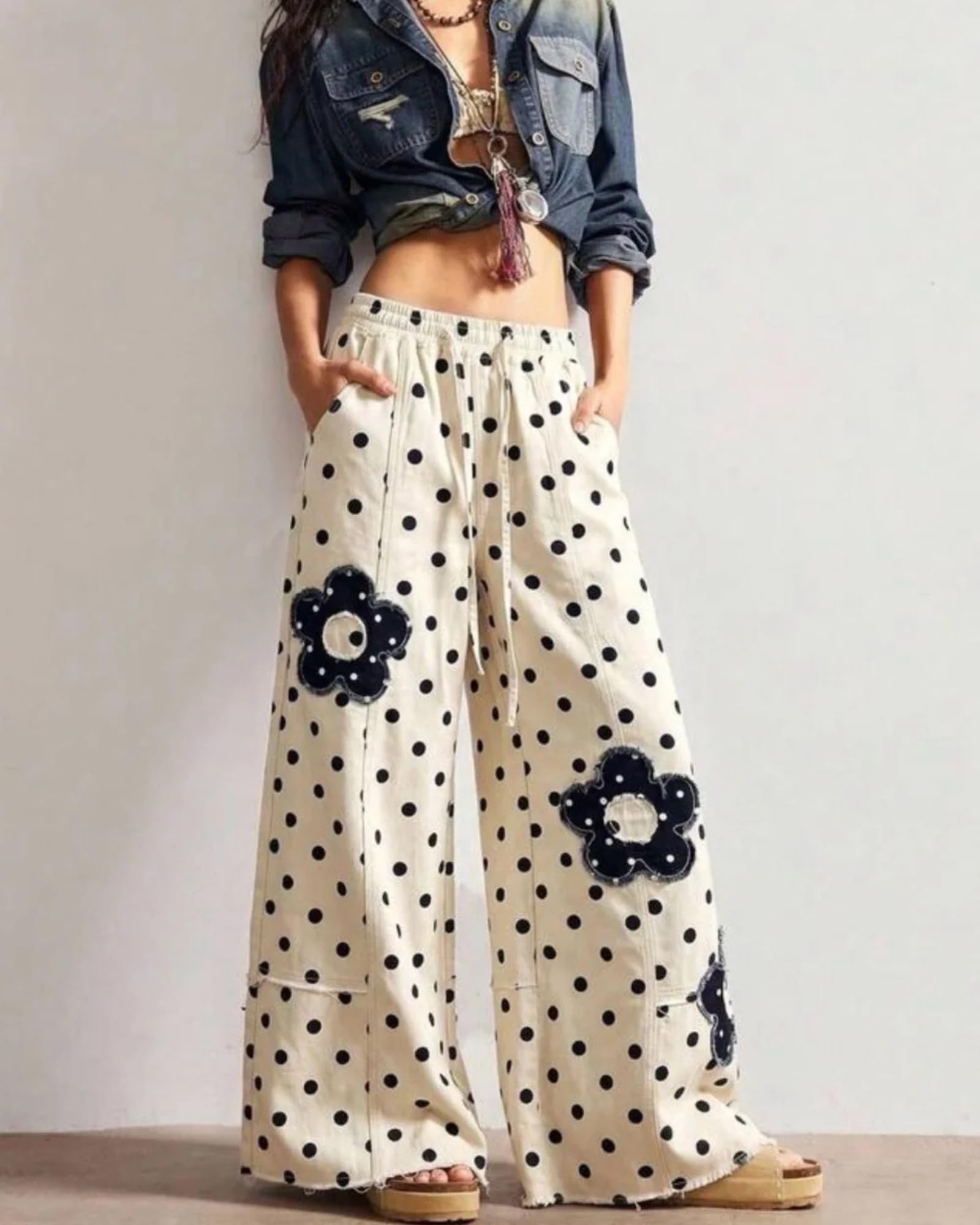 Pantalon large à pois pour femmes avec écusson floral