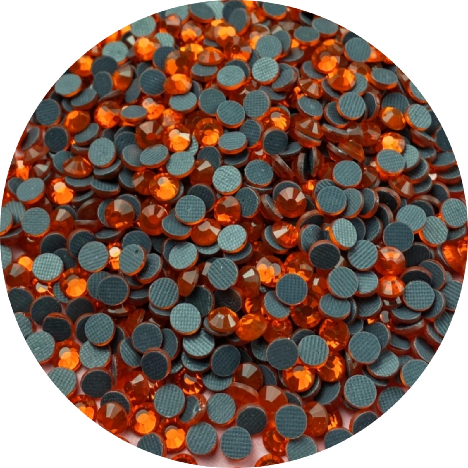 Diamantes hotfix redondos SS30 con brillo facetado superior
