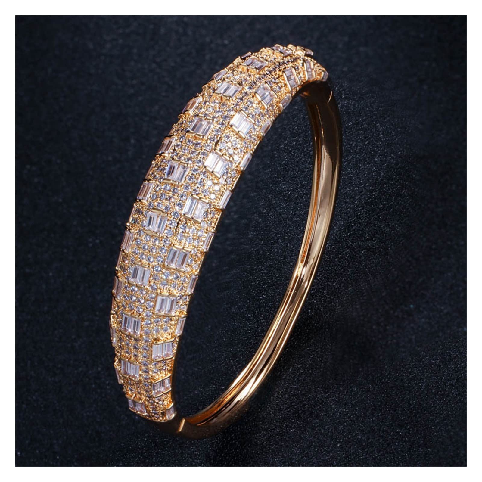 Bracelet de bijoux de mariage chic à offrir pour d'authentiques moments