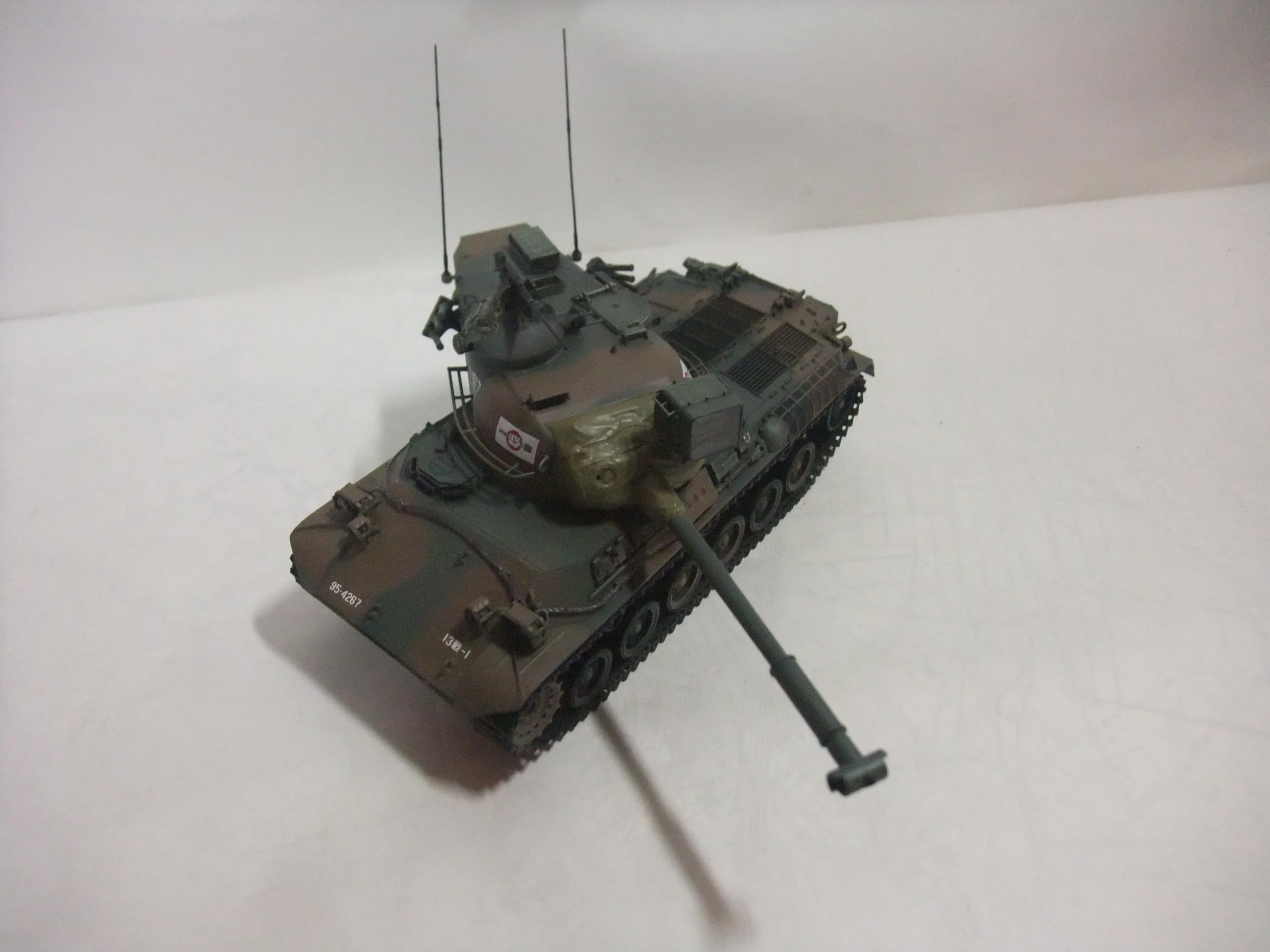 Amazon | 完成品 陸上自衛隊61式戦車改修型 縮尺35分1サイズ