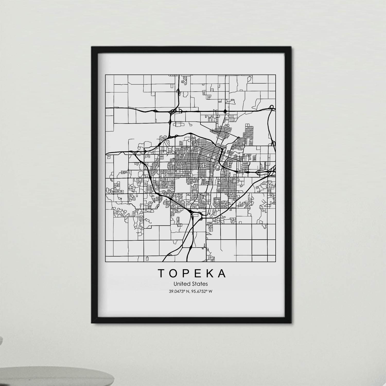 Nacnic Poster with map of Topeka. US film with images of maps and roads of major US cities. A3 size