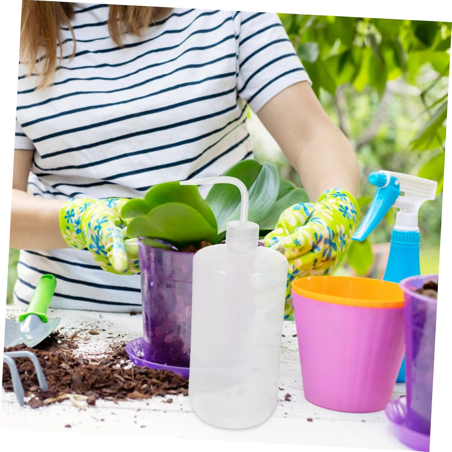 GLEAVI Portable Squeeze Wash Bottle Leak Cleansing Container for Efficient Water Dispensing Gardening Lab Cleaning and Crafting Projects Transparent Design for Quick