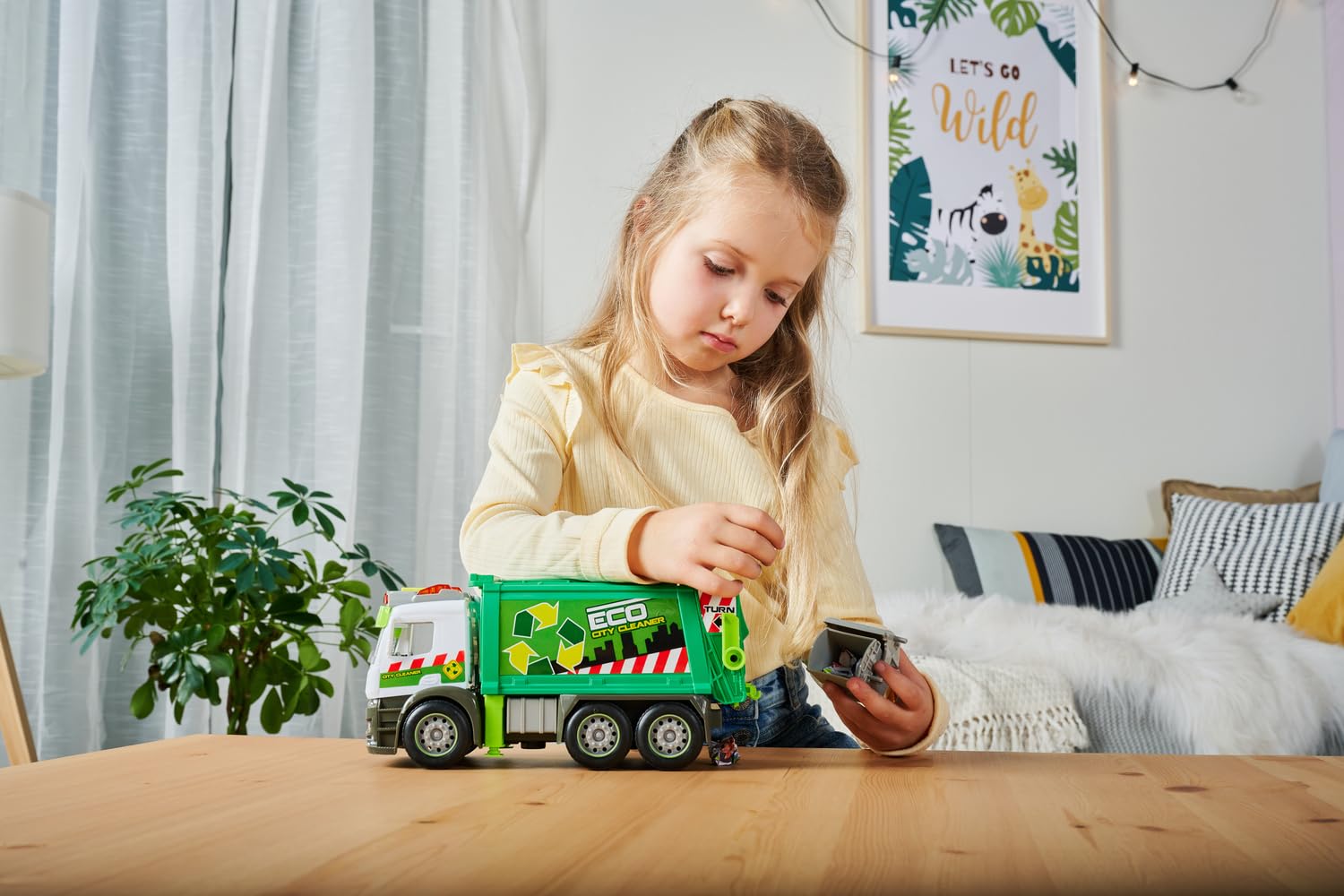Dickie Toys 203745014 CITY Śmieciarka Mercedes z ruchomym koszem z dźwiękiem i światłem ostrzegawczym, funkcja załadunku i rozładunku, auto zabawkowe dla dzieci od 3 lat, 26 cm
