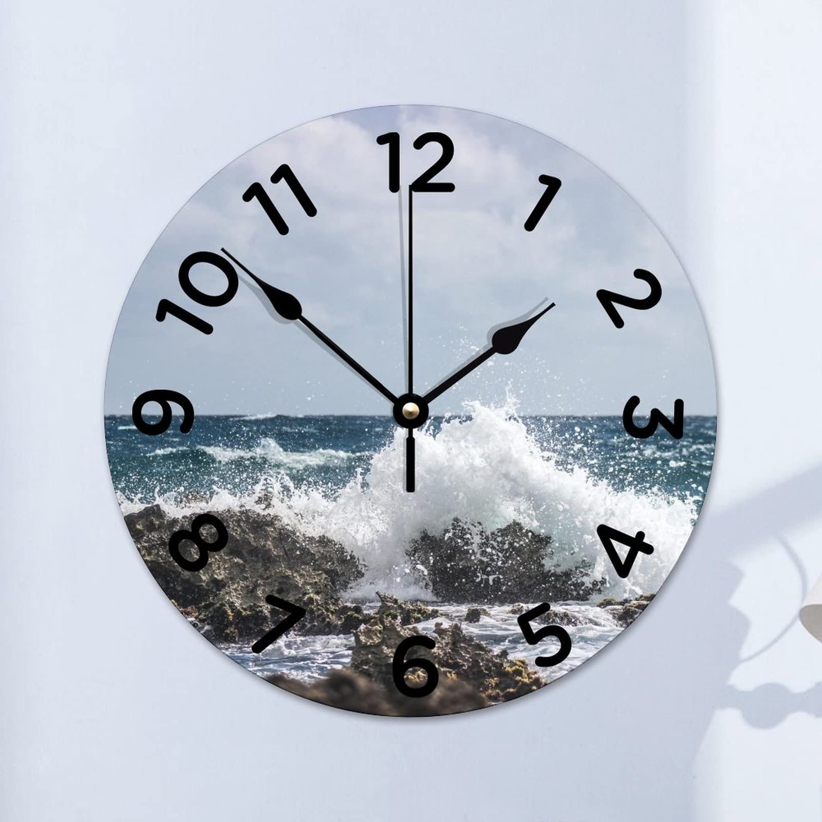 Horloge sans tic-tac en bois résout les nuisances sonores dans la chambre