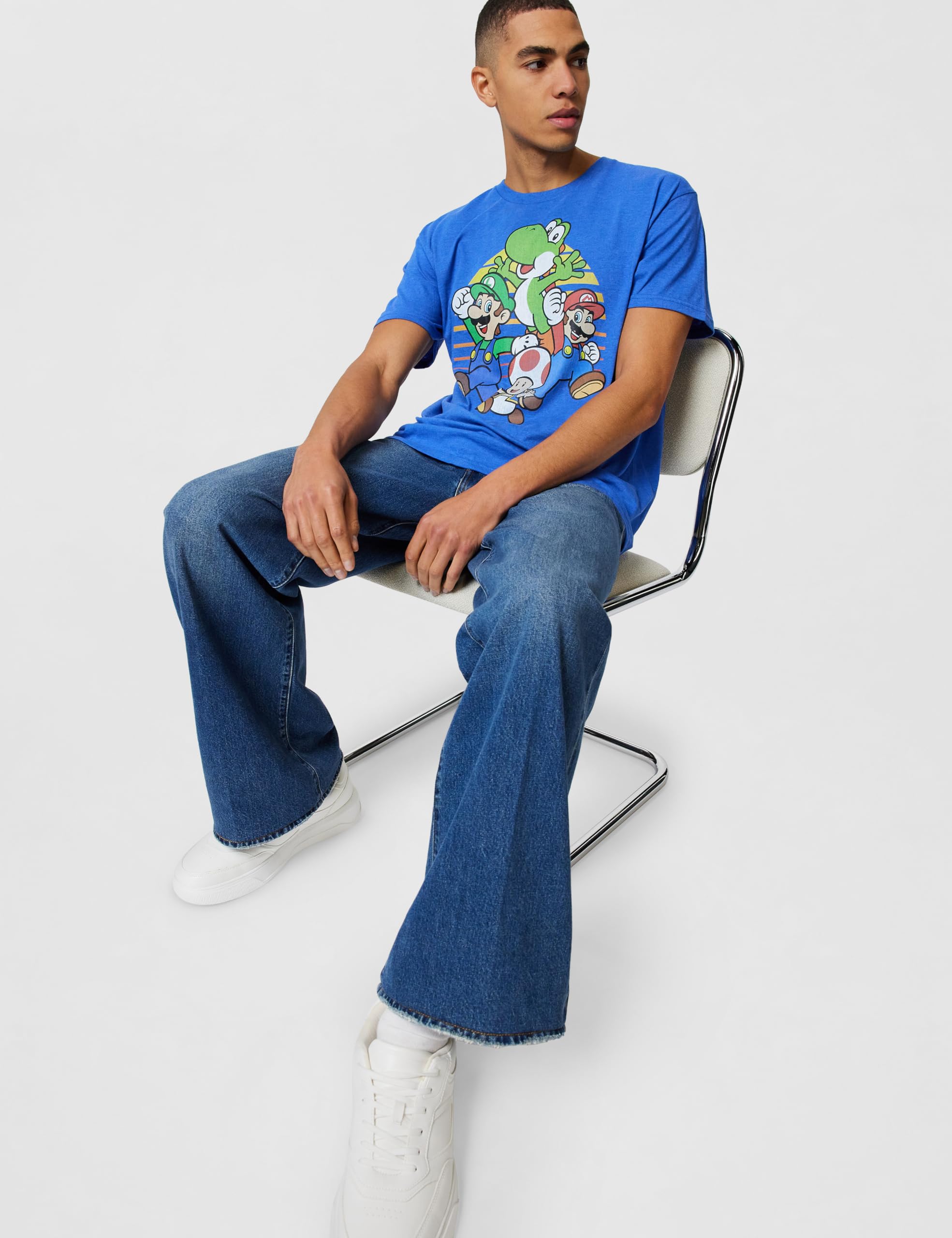 Nintendo Mario and Friends Circle Retro Camiseta Hombre