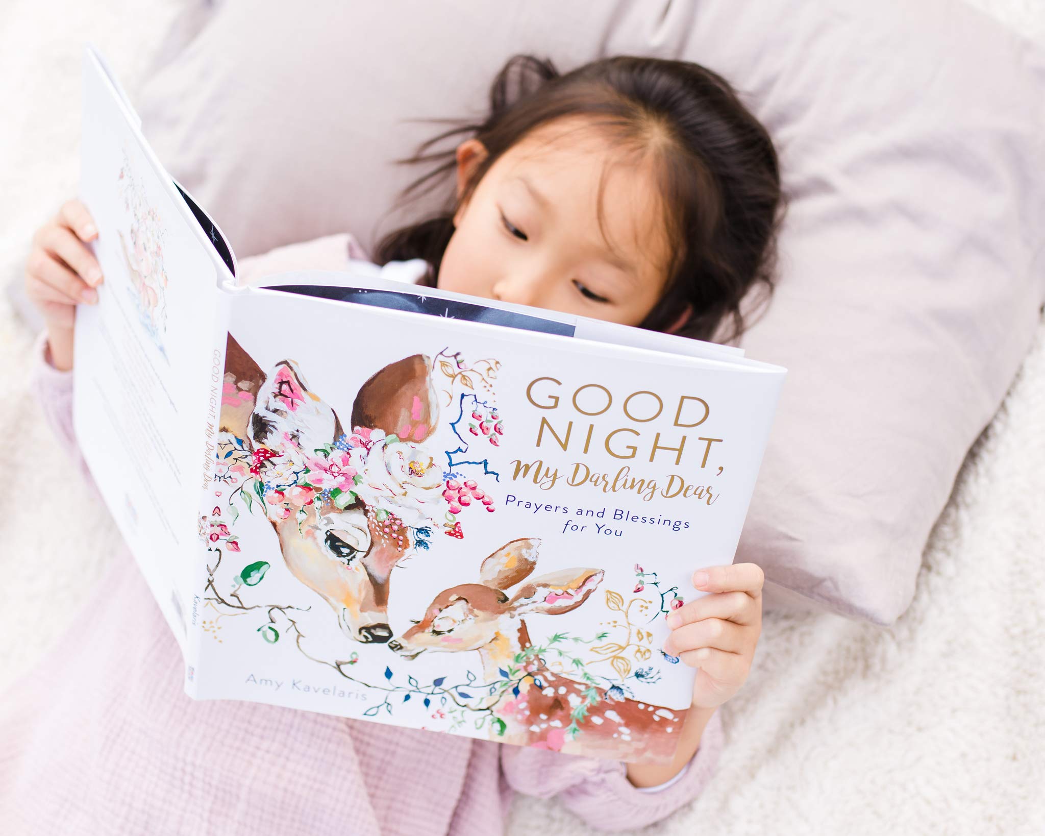 Good Night, My Darling Dear: Prayers and Blessings for You (Darling Animals in Bloom) - Image 5