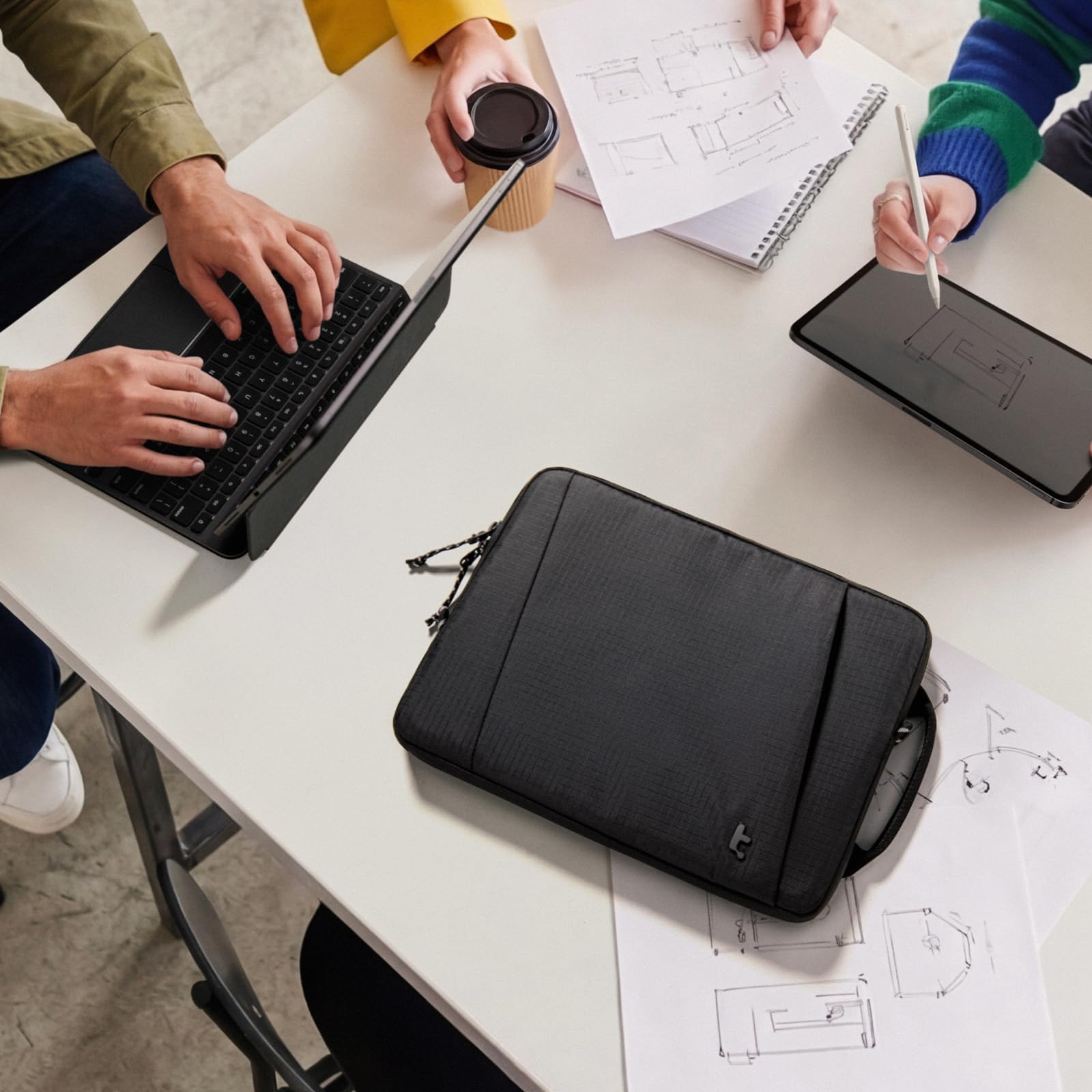 tomtoc 360° cienkie etui na iPad 11" iPad Air M4/M3/M2 2026, iPad Pro M5/M4 1-4 gen, iPad 10 (A16), iPad Air 5, wodoodporne, kieszeń akcesoriów, kompatybilne z klawiaturą Magic i Smart
