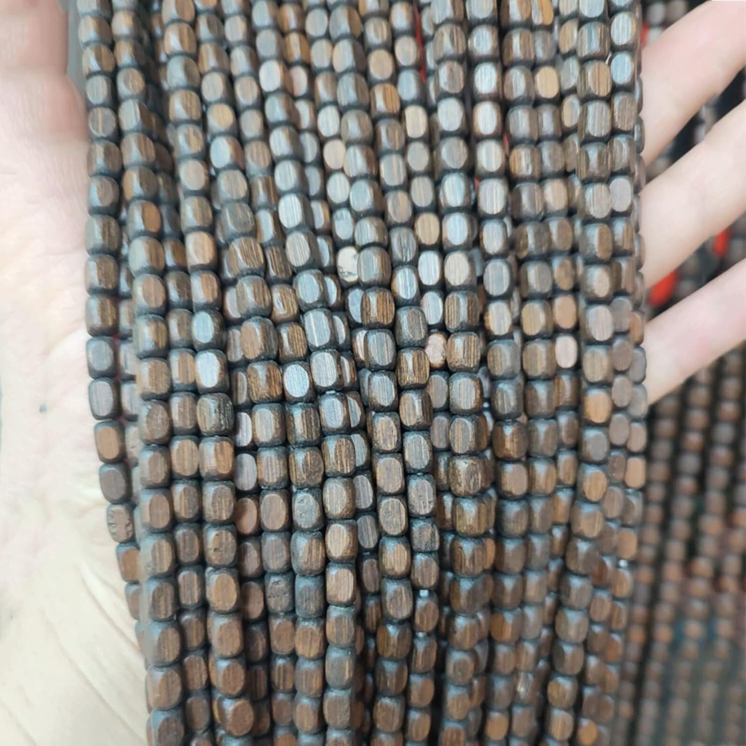 Cloison de séparation amovible avec rideaux de porte en perles de bois