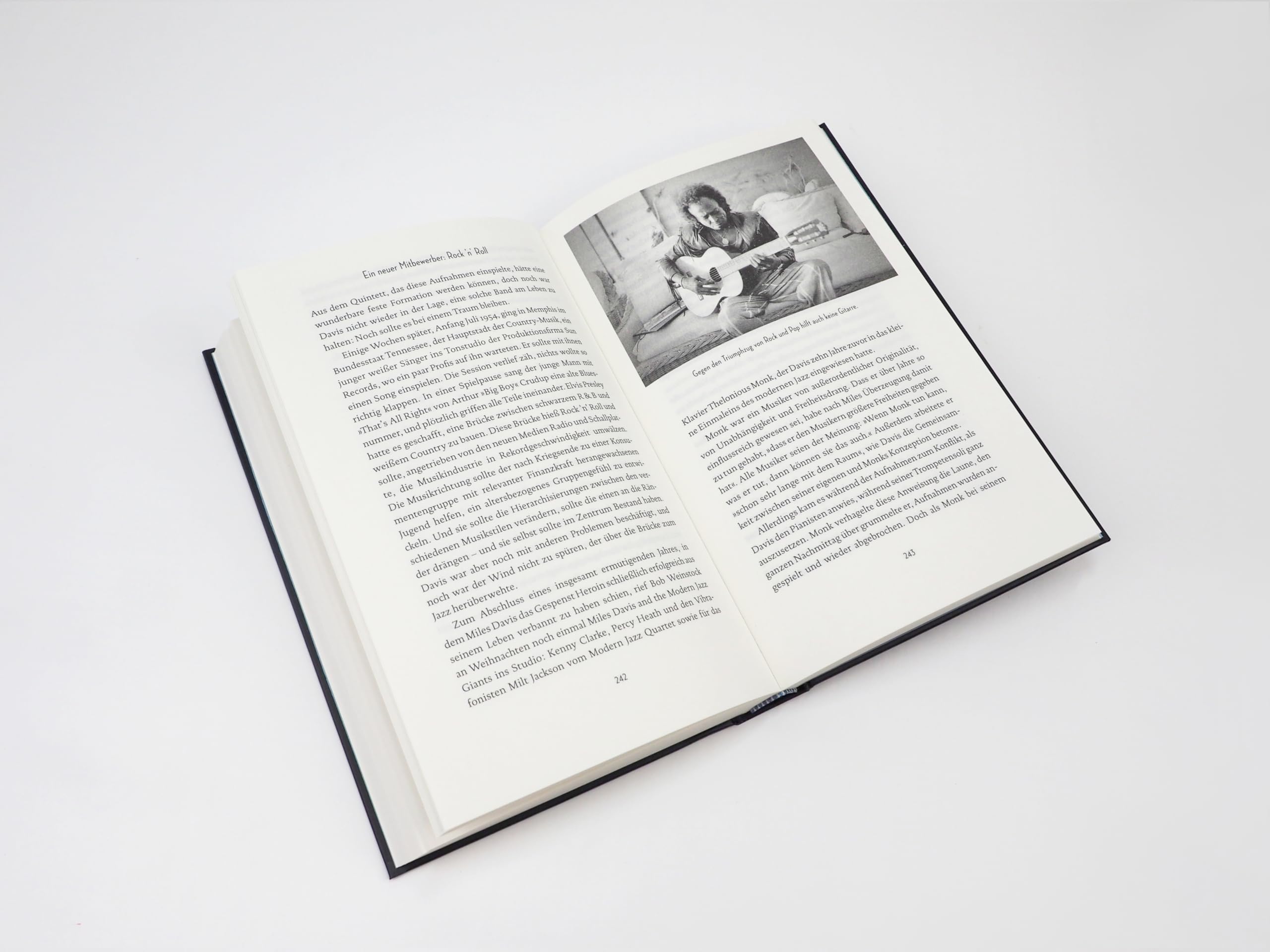 Miles Davis. Sound eines Lebens: Leben und Werk der Jazzlegende – Mit Fotos aus der berühmten Fotoserie »A Day in the Life of Miles Davis« von Glen Craig