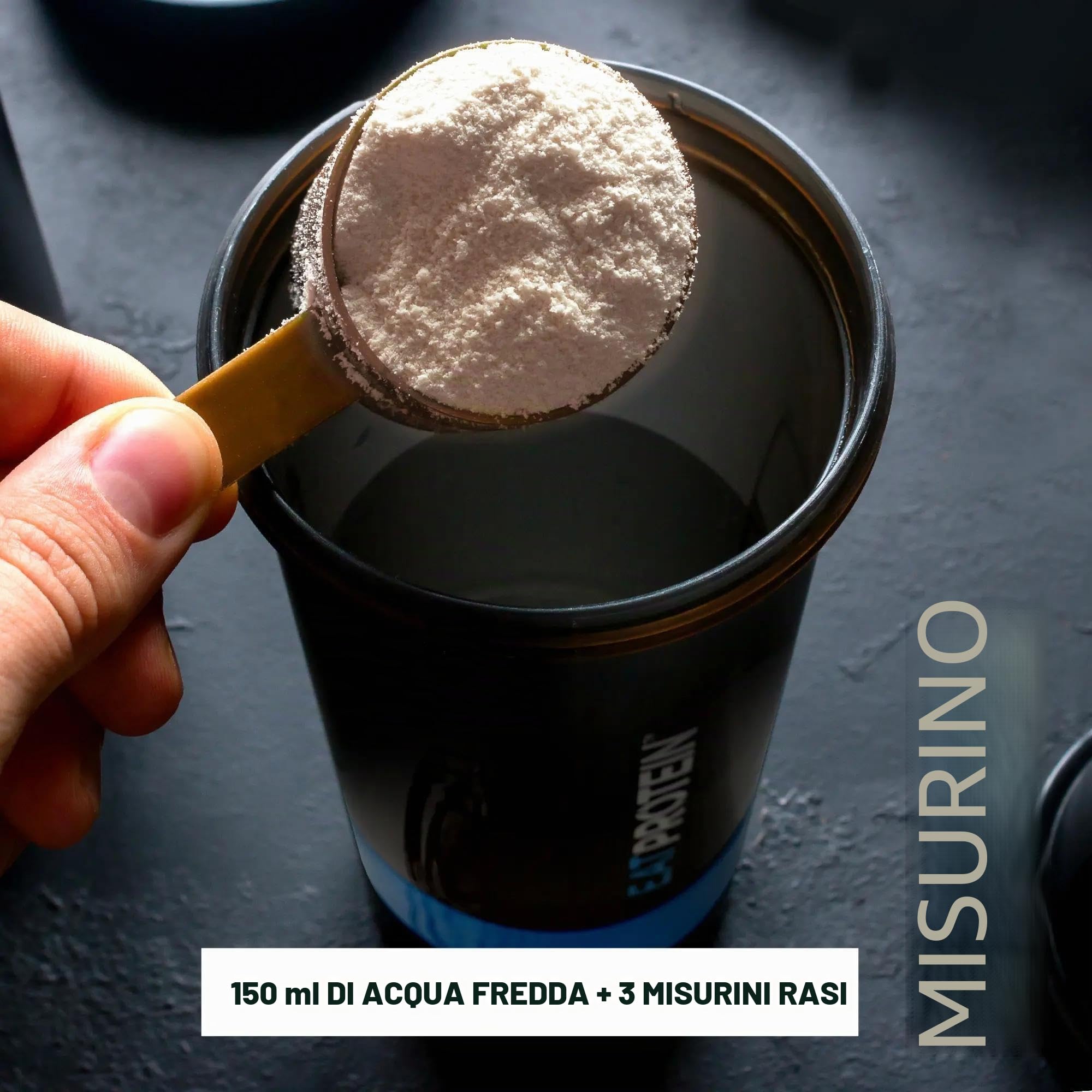Bottiglia shaker per proteine da 500 ml – 2 contenitori per polvere staccabili