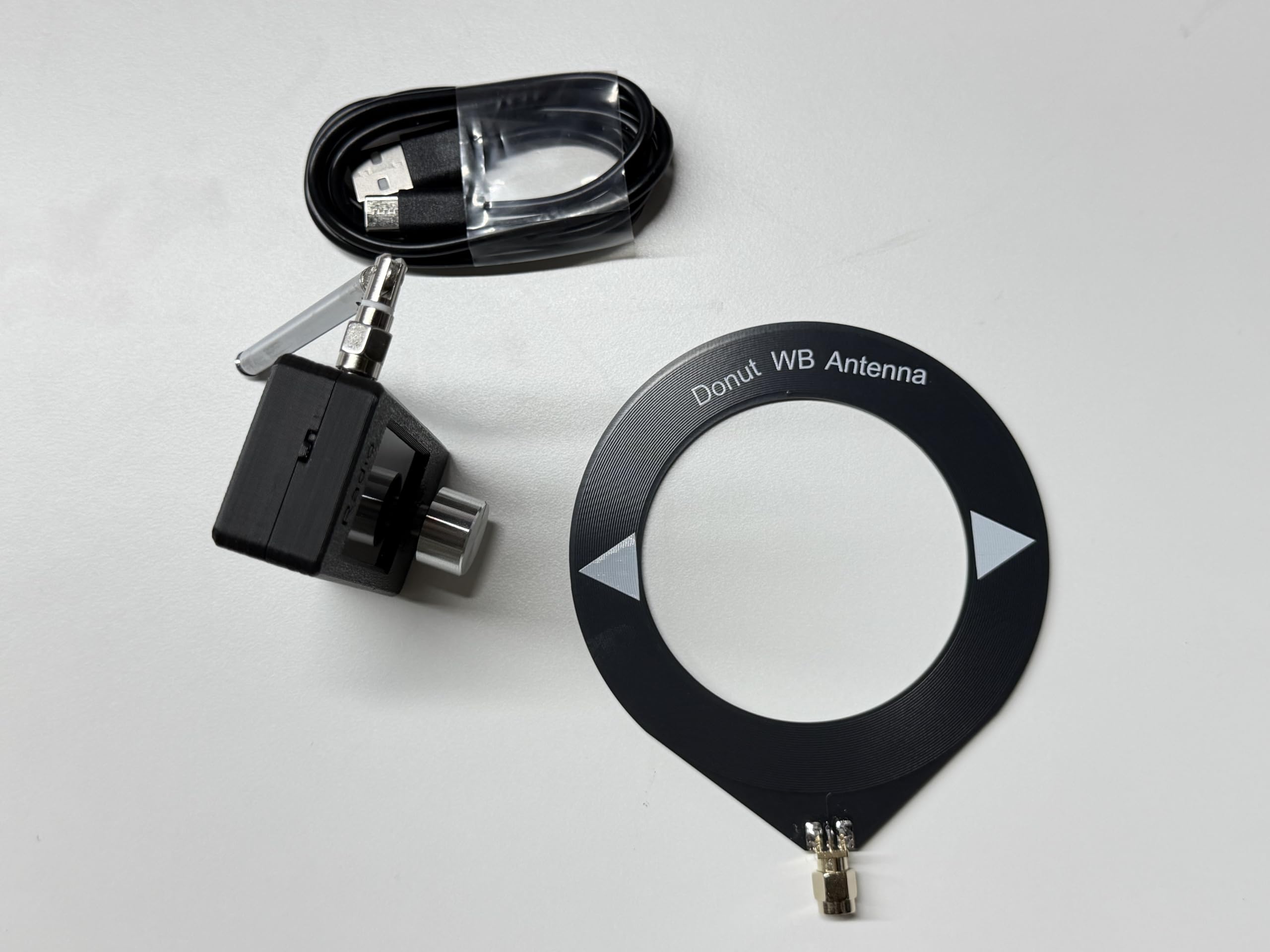 Raddy Mini Radio DSP Todo Banda con Chip Si4732, FM/SW/MW/VHF/CB con LSB/USB, Amplif. Auriculares, Tamaño Bolsillo Pantalla 1,9", Antenas Telescópica y Donut, Firmware Actualizable | Modos LSB/USB, pantalla a color de 1.9 pulgadas, amplificador de auricul
