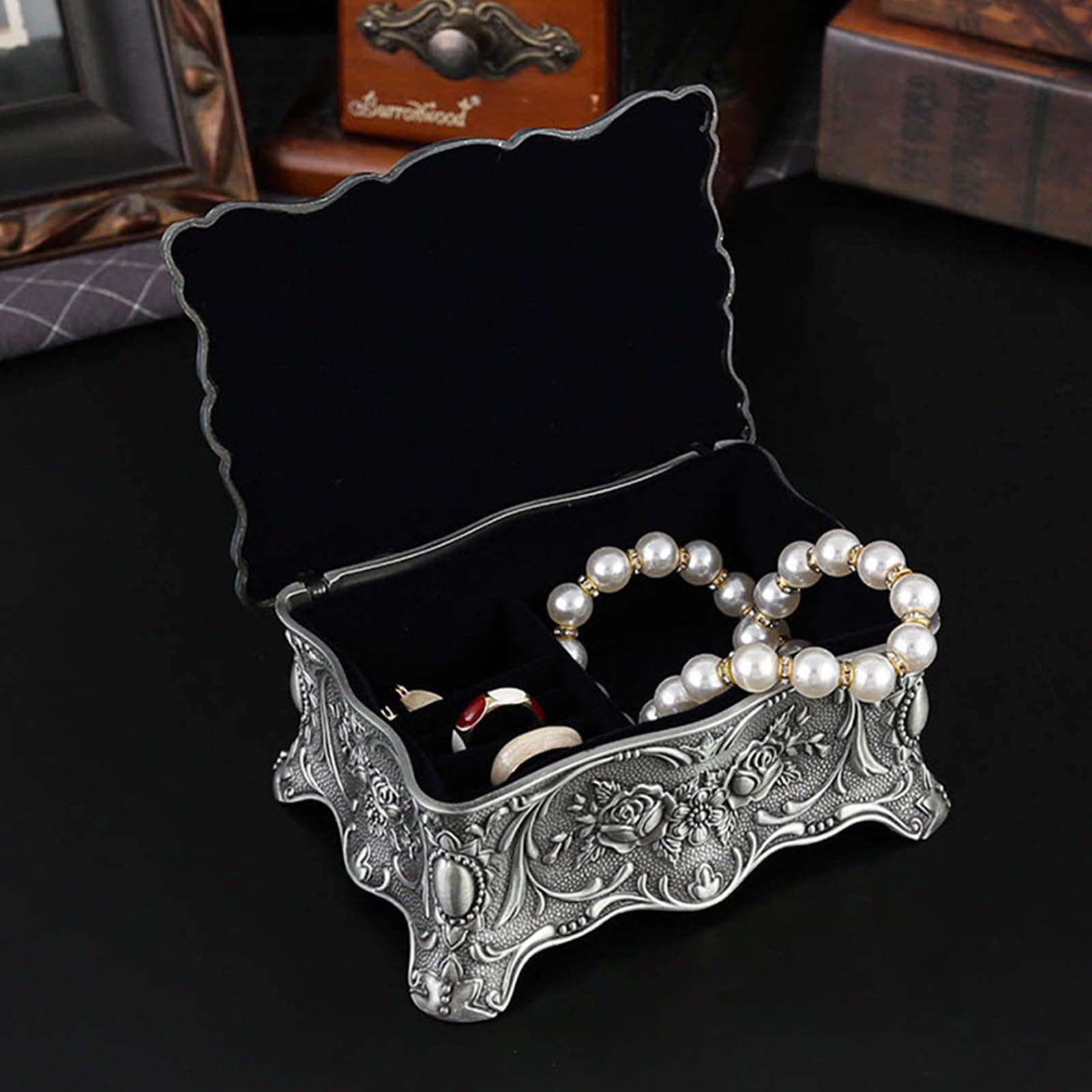 Caja de joyería pequeña de 2 piezas con exquisitas rosas grabadas para exhibir accesorios Cajas de almacenamiento para anillos Pendientes Caja de almacenamiento de aro de metal