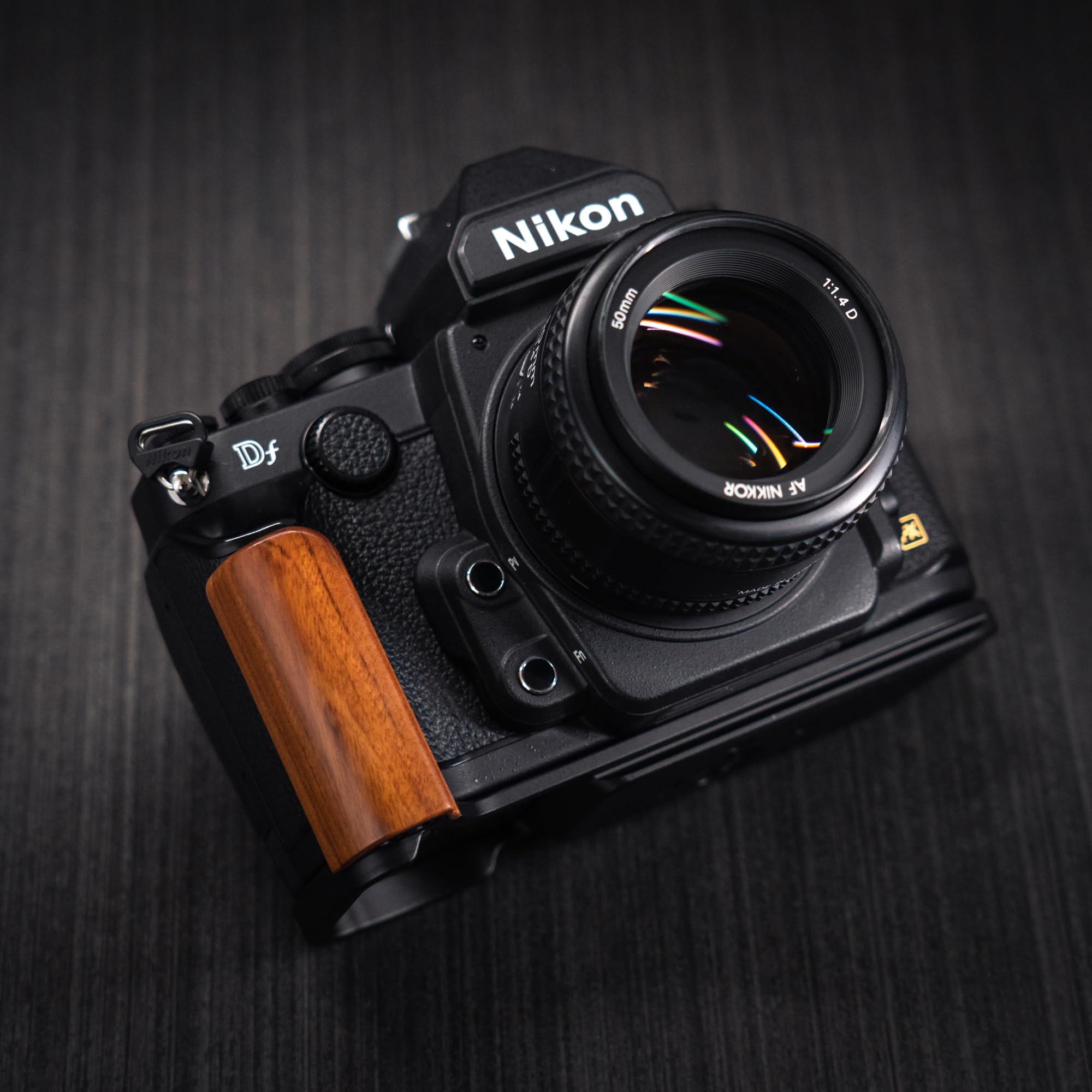 Nikon Df ハンドル スタイル デジカメドレスアップ主義：ゴールドモデルに気後れするな