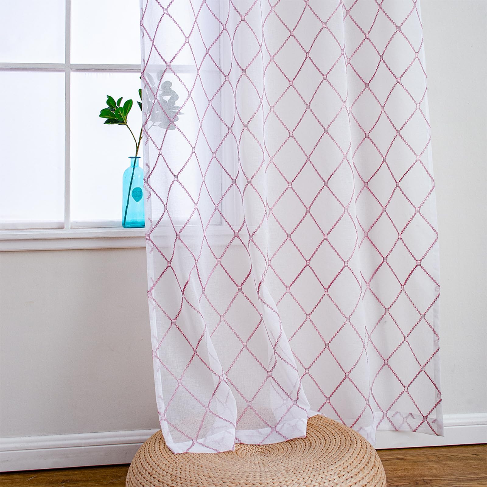 2pcs Mode Rideau en Tulle Panneau Rideau Transparent Oeillets Draperies Souple Moderne pour Décoration de Maison Salon Cuisine Chambre - Lignes Roses(L132 x H213cm)