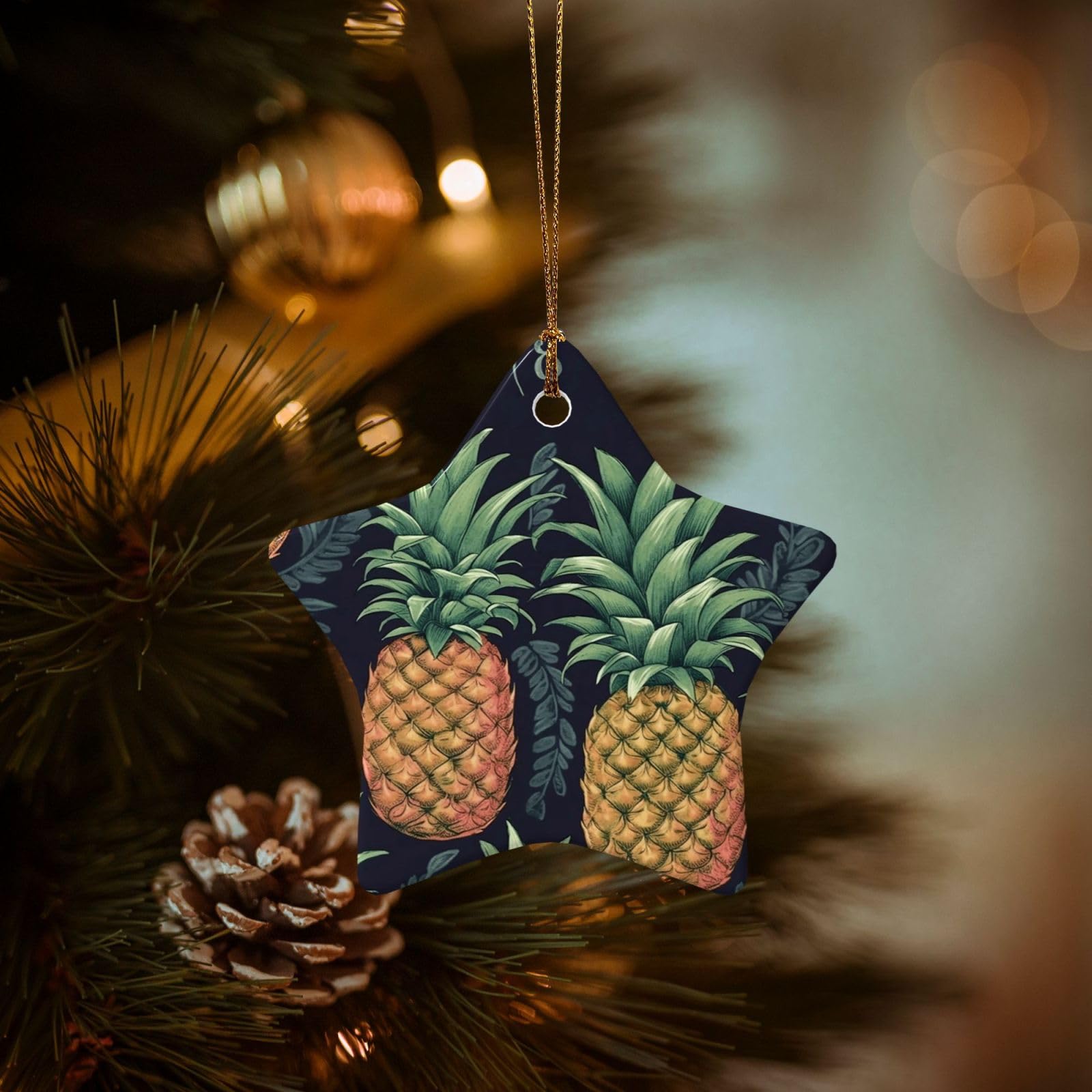 Christmas Tree Ornaments Ceramics Christmas Decorations Pineapple Ornaments with Gold Ribbon Porcelain Xmas Tree Crafts Star Shape Hanging Pendant for Christmas Tree Party Decor