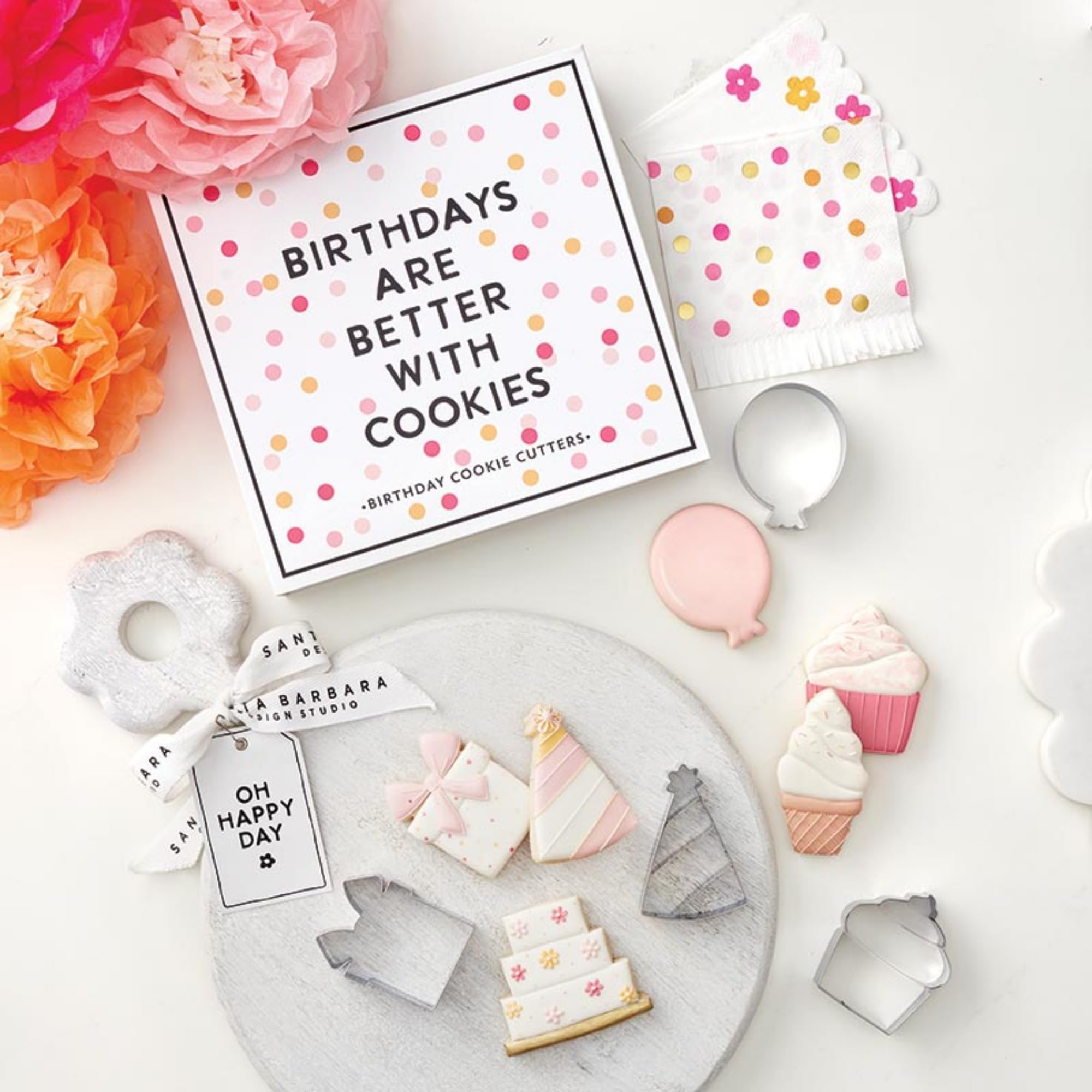Santa Barbara Design Studio Kits de repostería cortador de galletas caja de libro de regalo, 6 piezas, cumpleaños