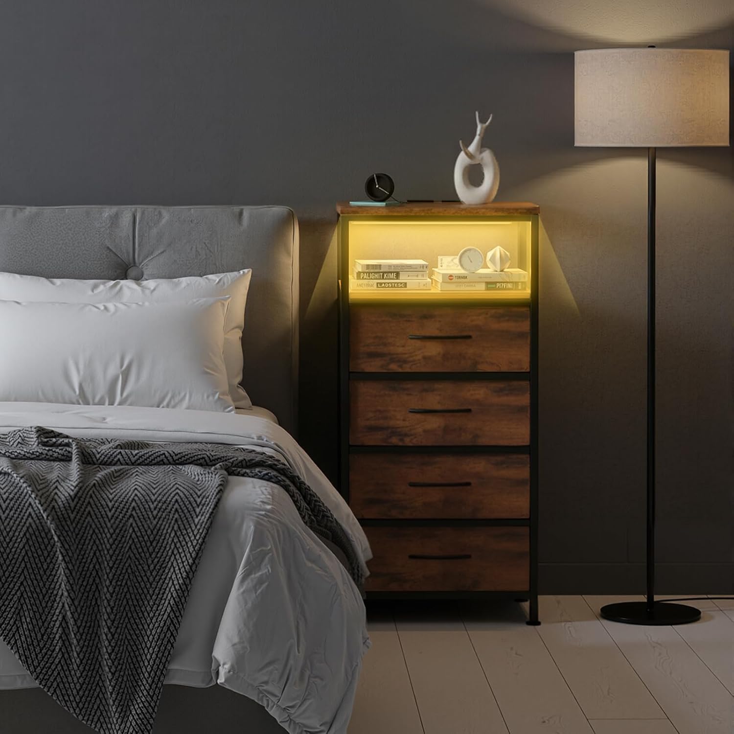 DUMOS Nightstand with Charging Station, Bedside End Table with 4 Fabric Drawers & USB/Type-C Ports and Outlets, Night Stand for Bedroom Furniture, Adjustable Feet and Variable Light Strip, Rust