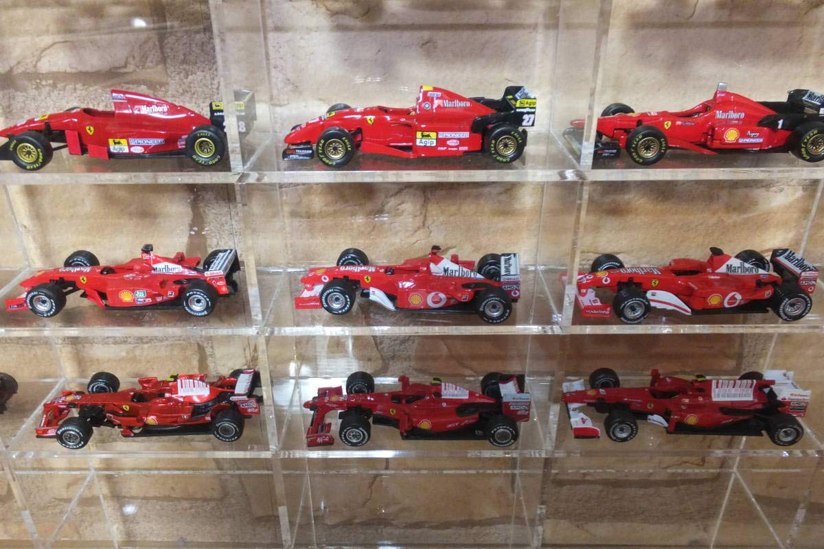 Amazon | Marlboro マルボロデカール装着 1/64 京商 【フェラーリ F1