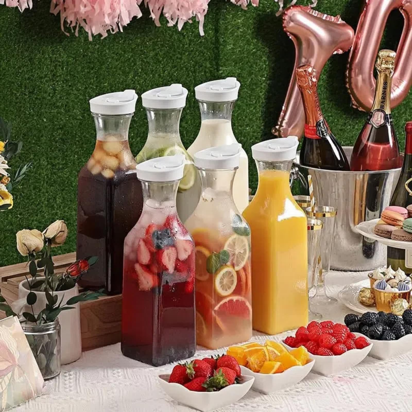 Set da 2 pezzi di brocche in plastica da 1,5L con coperchi a flip bianchi brocca per acqua brocca per succo adatta per acqua succo tè freddo soda limonata e altre bevande fredde