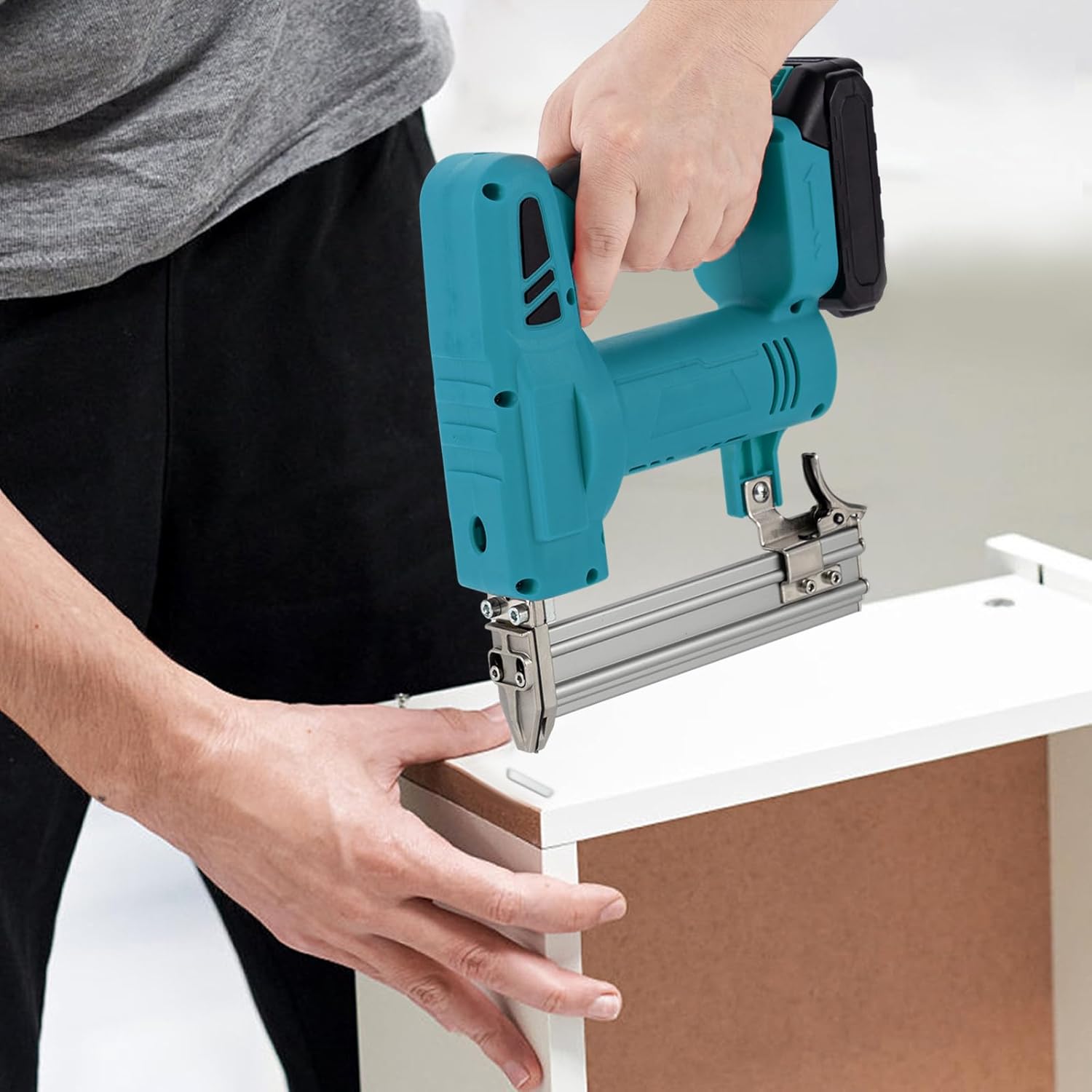 YIYIBYUS Cordless Nail Gun,2-in-1 Brad Nail/Staple Gun, Cordless Nailer 20V Electric Staple Gun with 1.5A Battery for Upholstery, Carpentry (Cyan Blue)