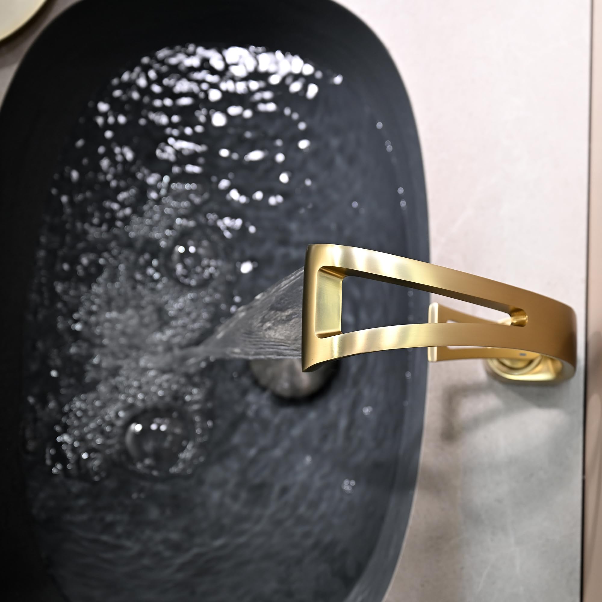 Robinet Cascade Salle De Bain or Brosse,Robinet Lavabo Cascade,Cascade Mitigeur Salle Bain Avec Valve En Céramique Monocommande Chaude Et Froide Réglable