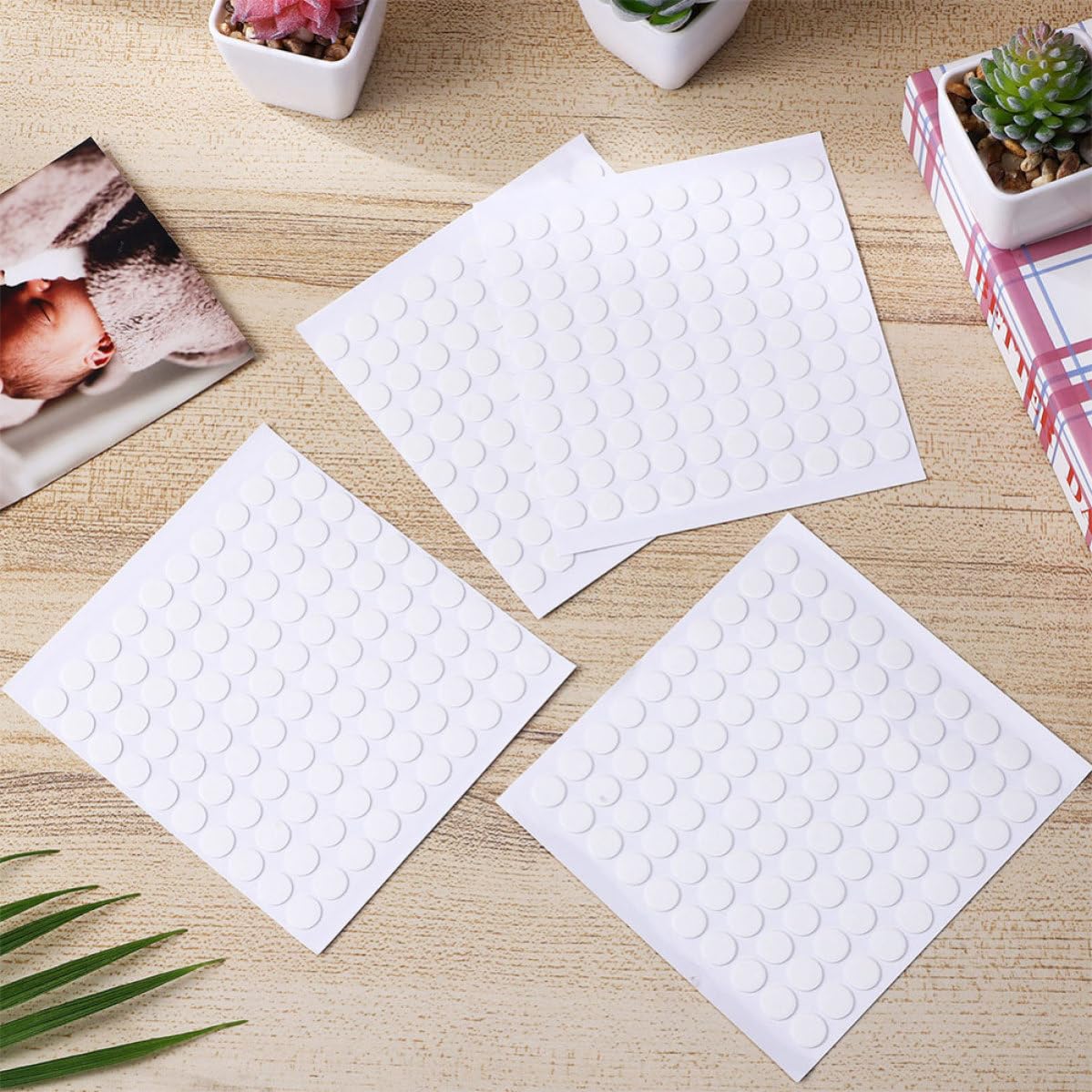 500pcs Acrylic Round Double-Sided Adhesive Putty Dots