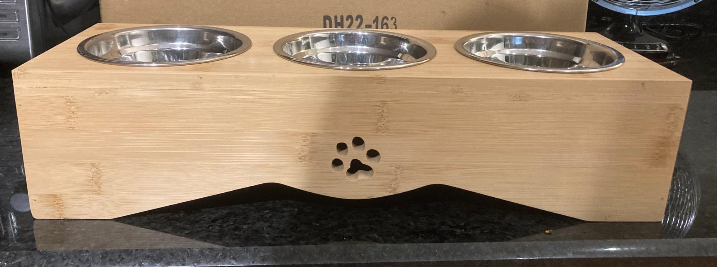 Honeydak Elevated Cat Bowl Set – 2 Ceramic Bowls & 2 Bamboo Stands (Different Heights), Anti-Slip, Easy Clean (White)