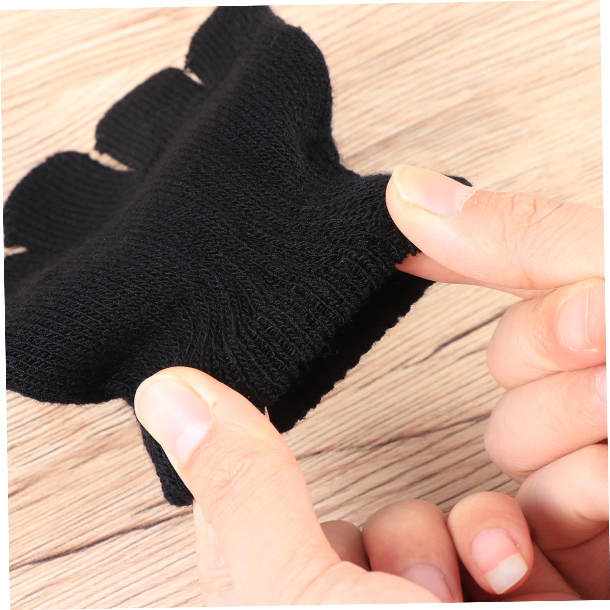 TENDYCOCO Thick Knitted Gloves for Winter Warm Stretch Mittens for Boys and Black Knitted Hand Accessories for
