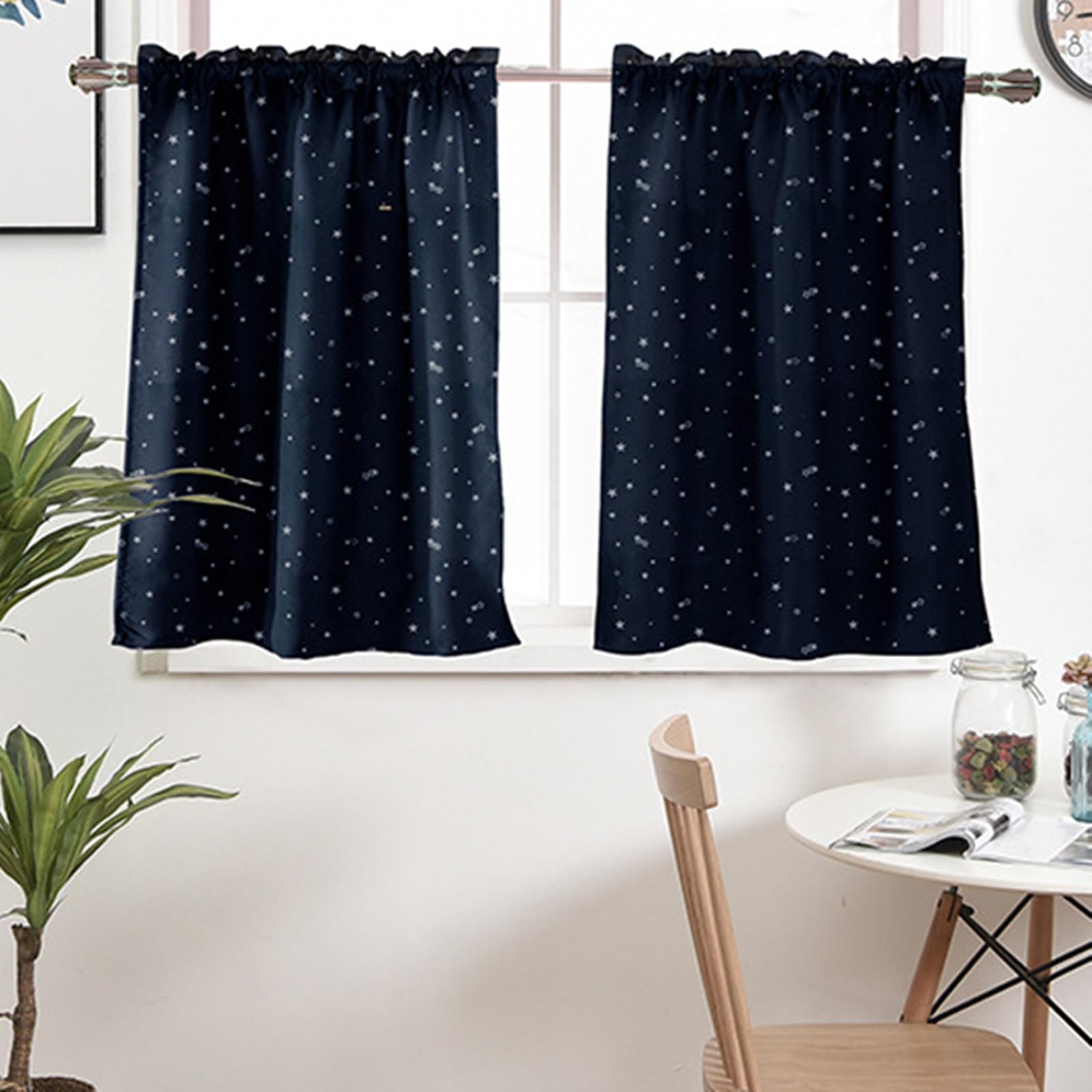 Cortinas azul marino KnSam de estrellas para crear un ambiente infantil mágico