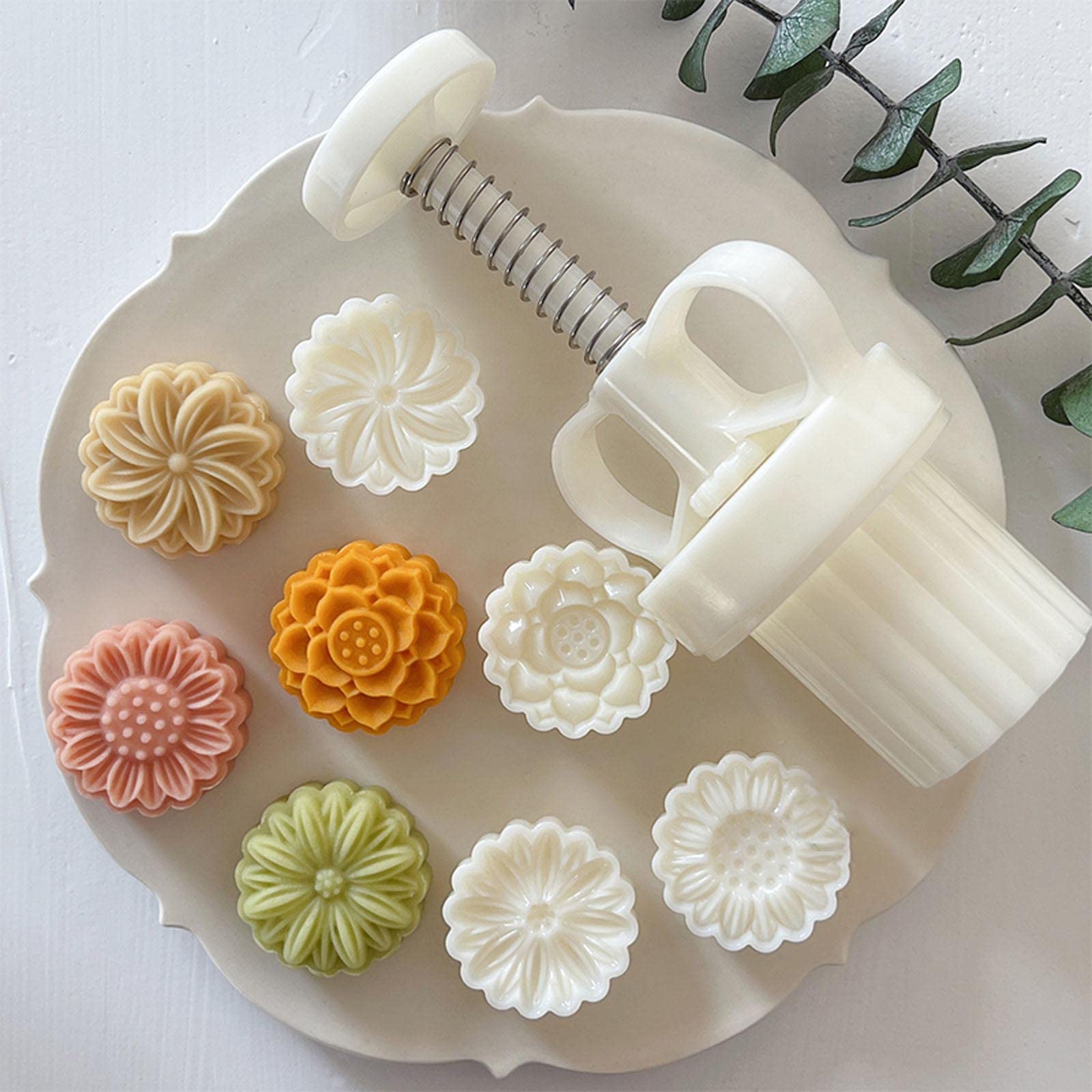 Xinsheinelry 20g Flower Shape Pastry Moulds Molds Hand Pressure Baking Accessories Tool